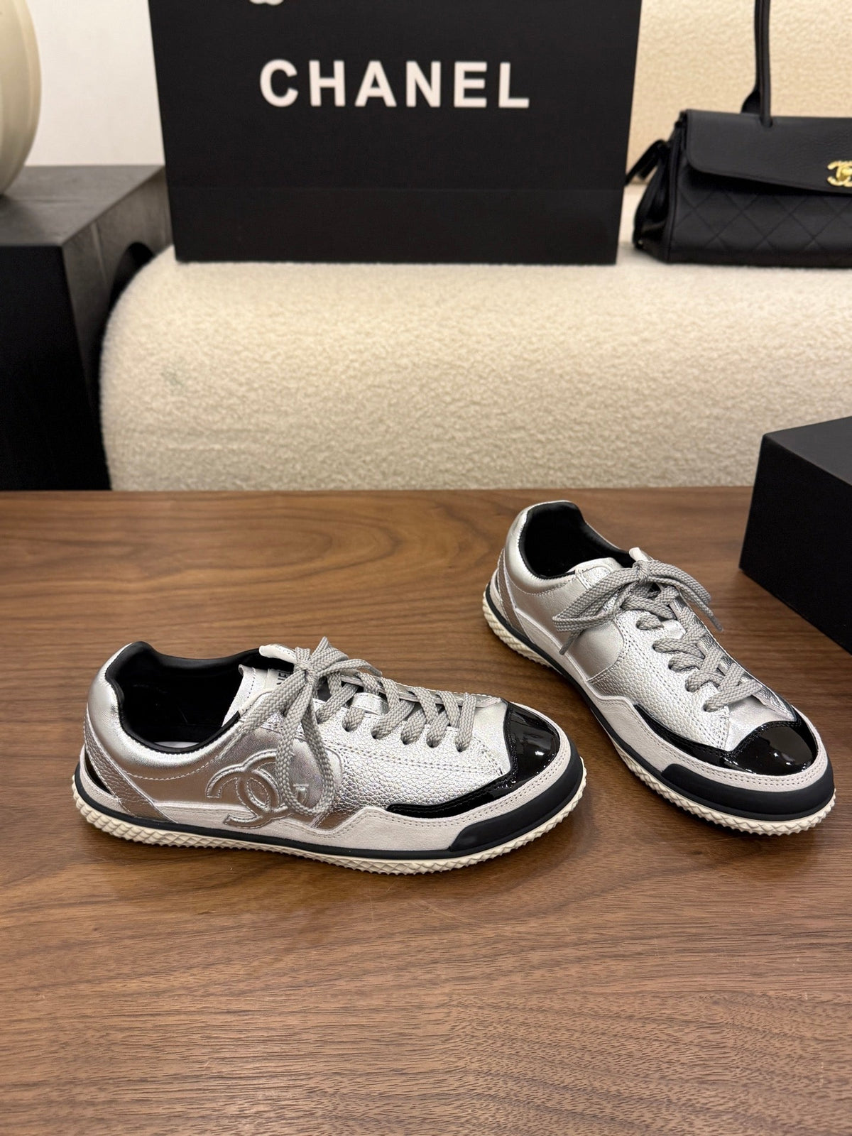 Chanel 2026 Low-Top Sneakers Cowhide 173100