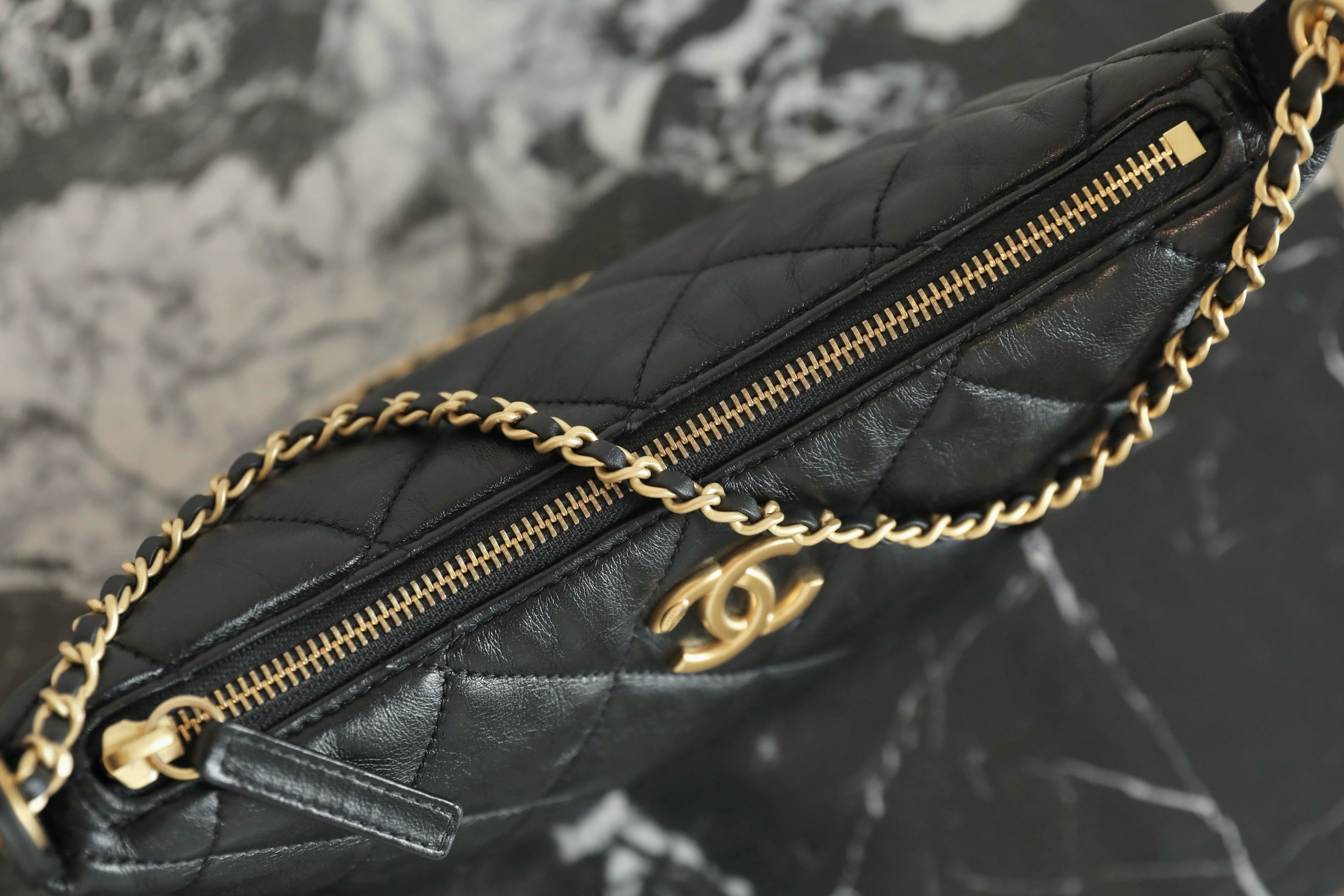 CC 2025 Hobo Dumpling Bag 26cm Black Calfskin 343720