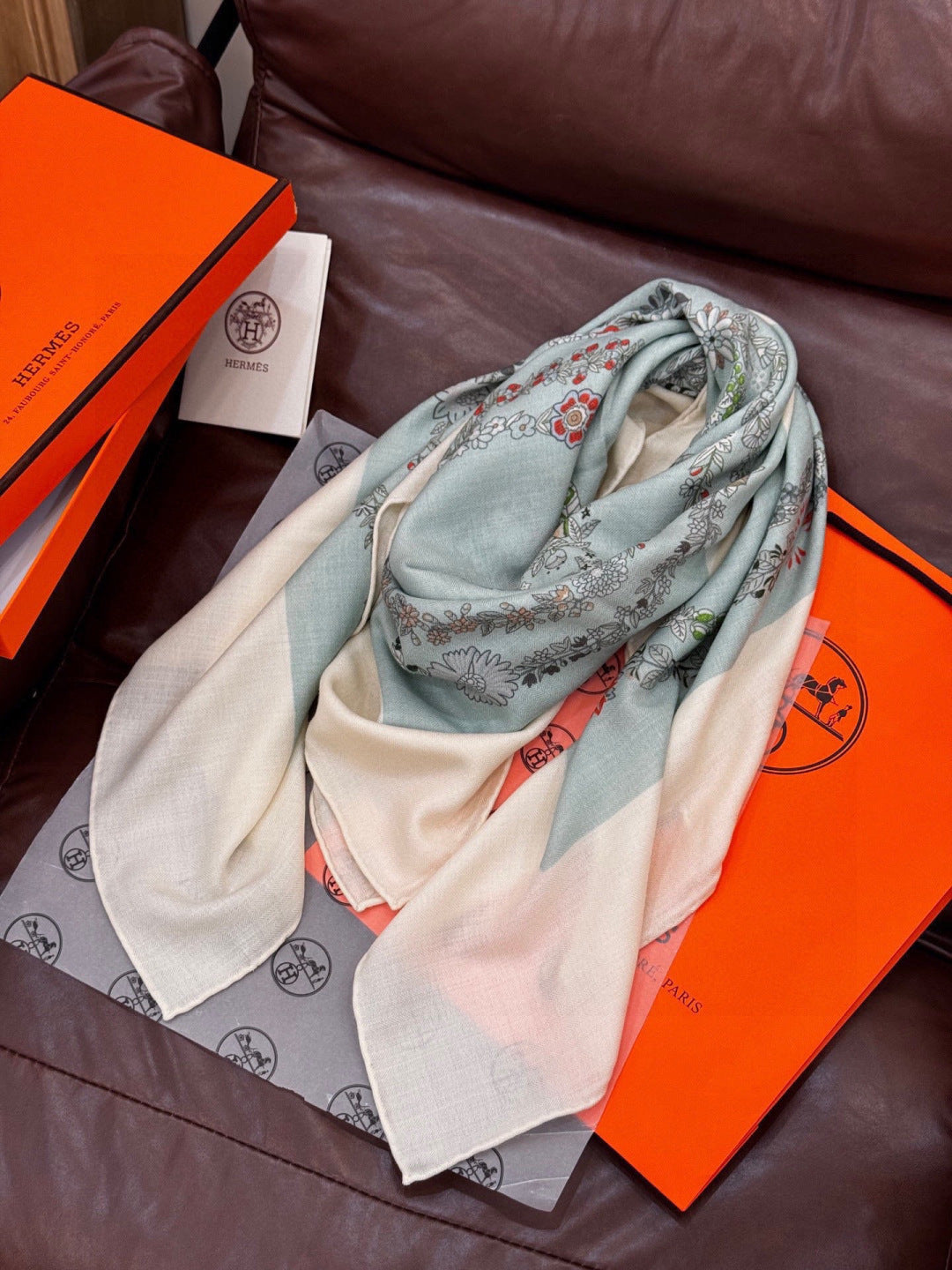 HM 25s Velvet Square Scarf 140cm Light Beige Cashmere 976214