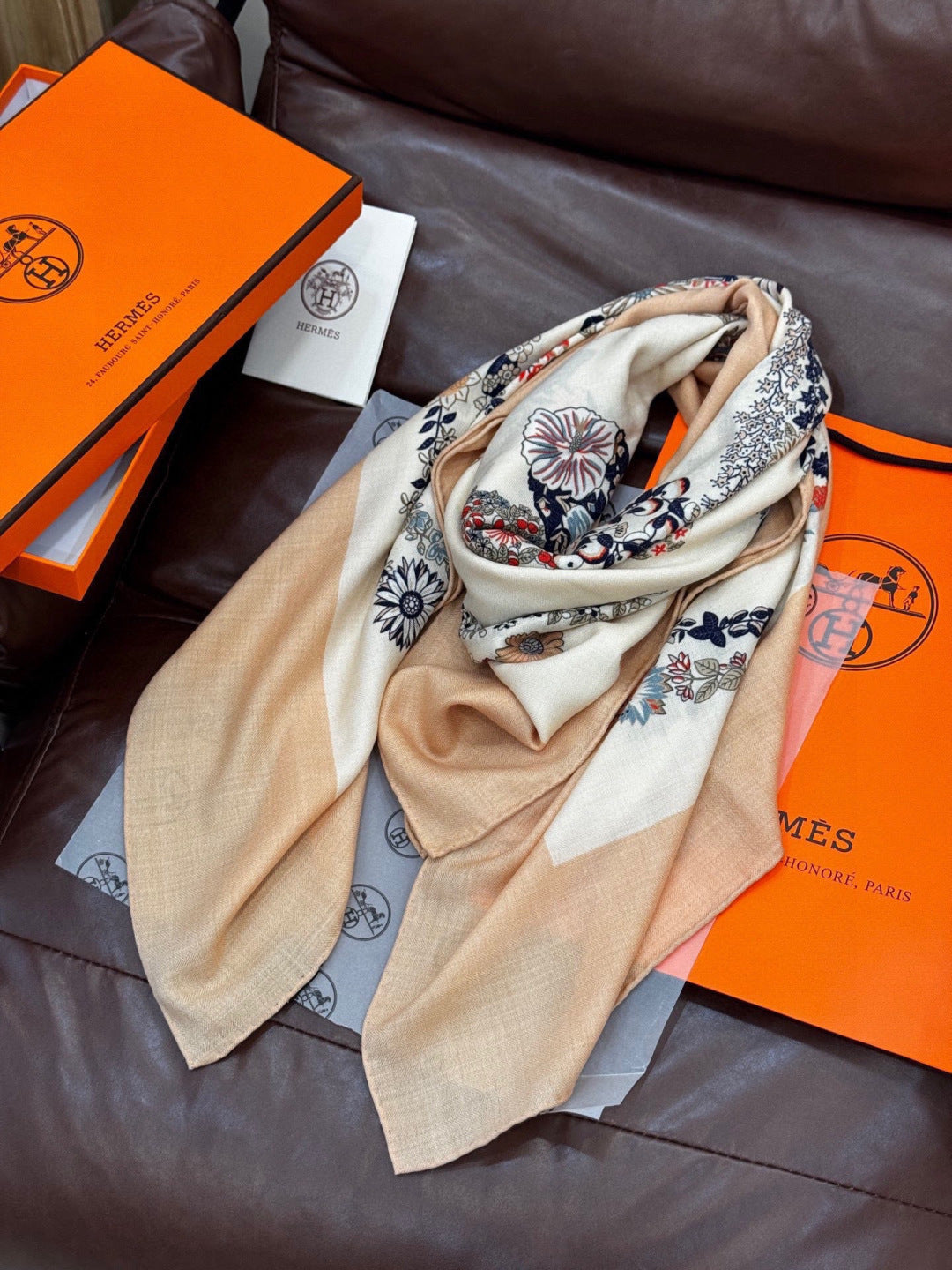 HM 25s Velvet Square Scarf 140cm White Beige Black Cashmere 976216