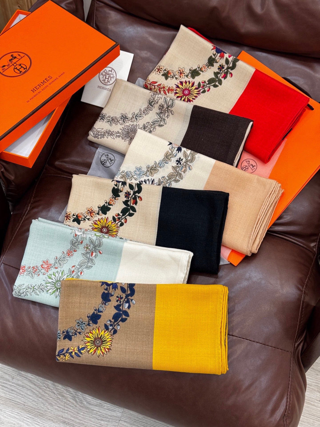 HM 25s Velvet Square Scarf 140cm Yellow Brown Cashmere 976217