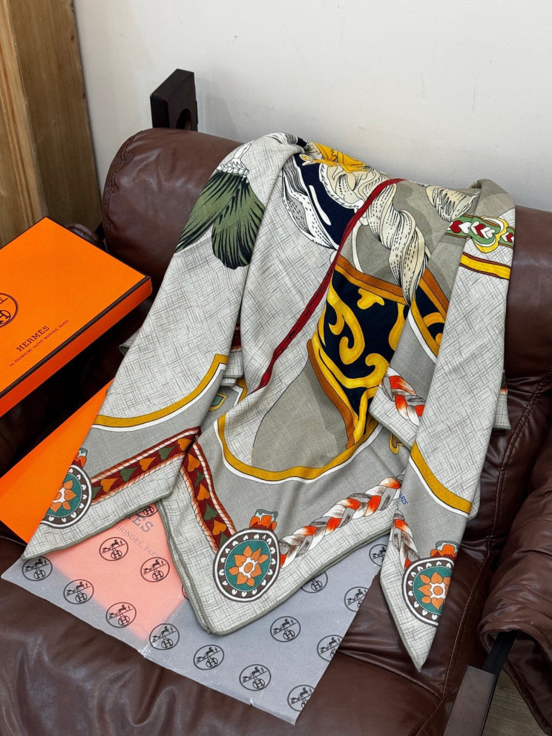 HM 25s Velvet Square Scarf 140cm Gray Yellow Cashmere 976220