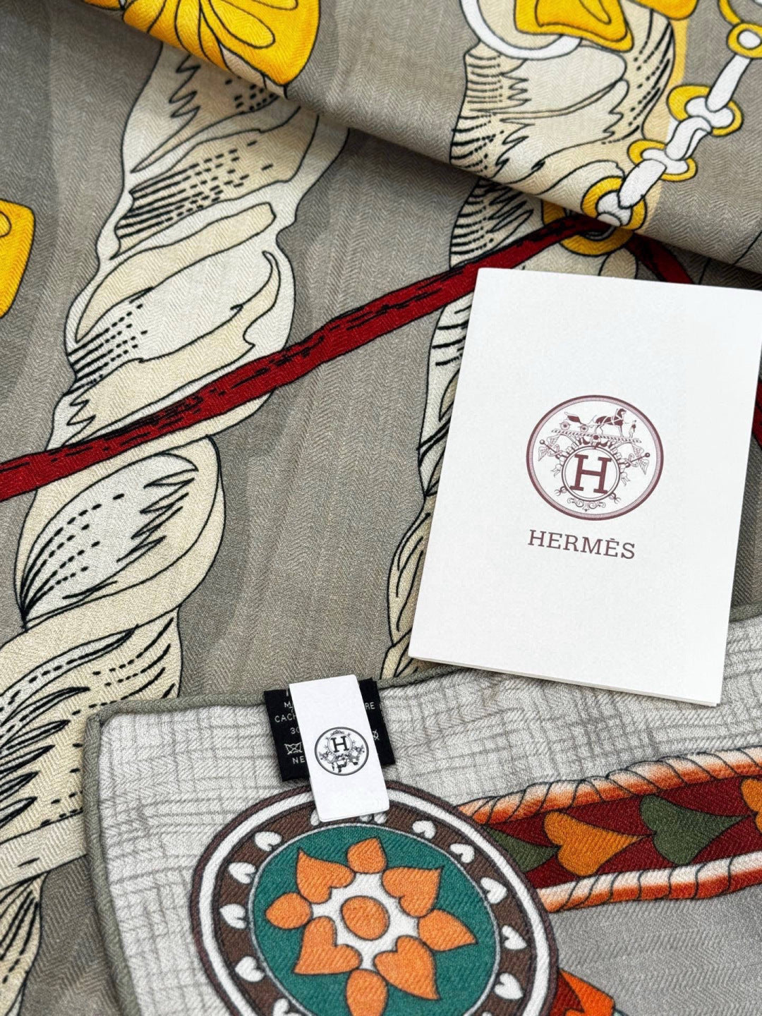 HM 25s Velvet Square Scarf 140cm Gray Yellow Cashmere 976220