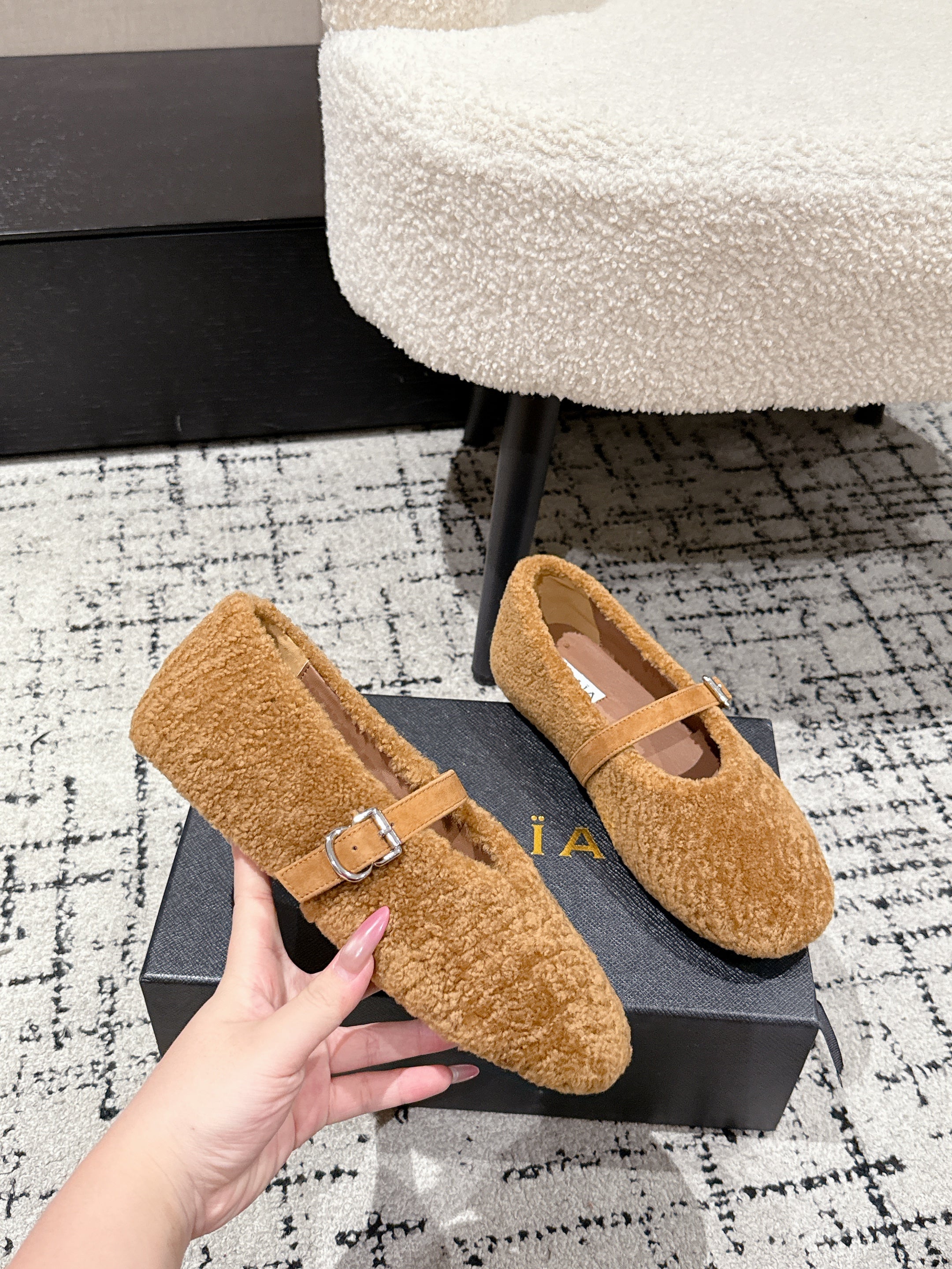Alaia 2025 Ballet Flat Camel Wool 558647