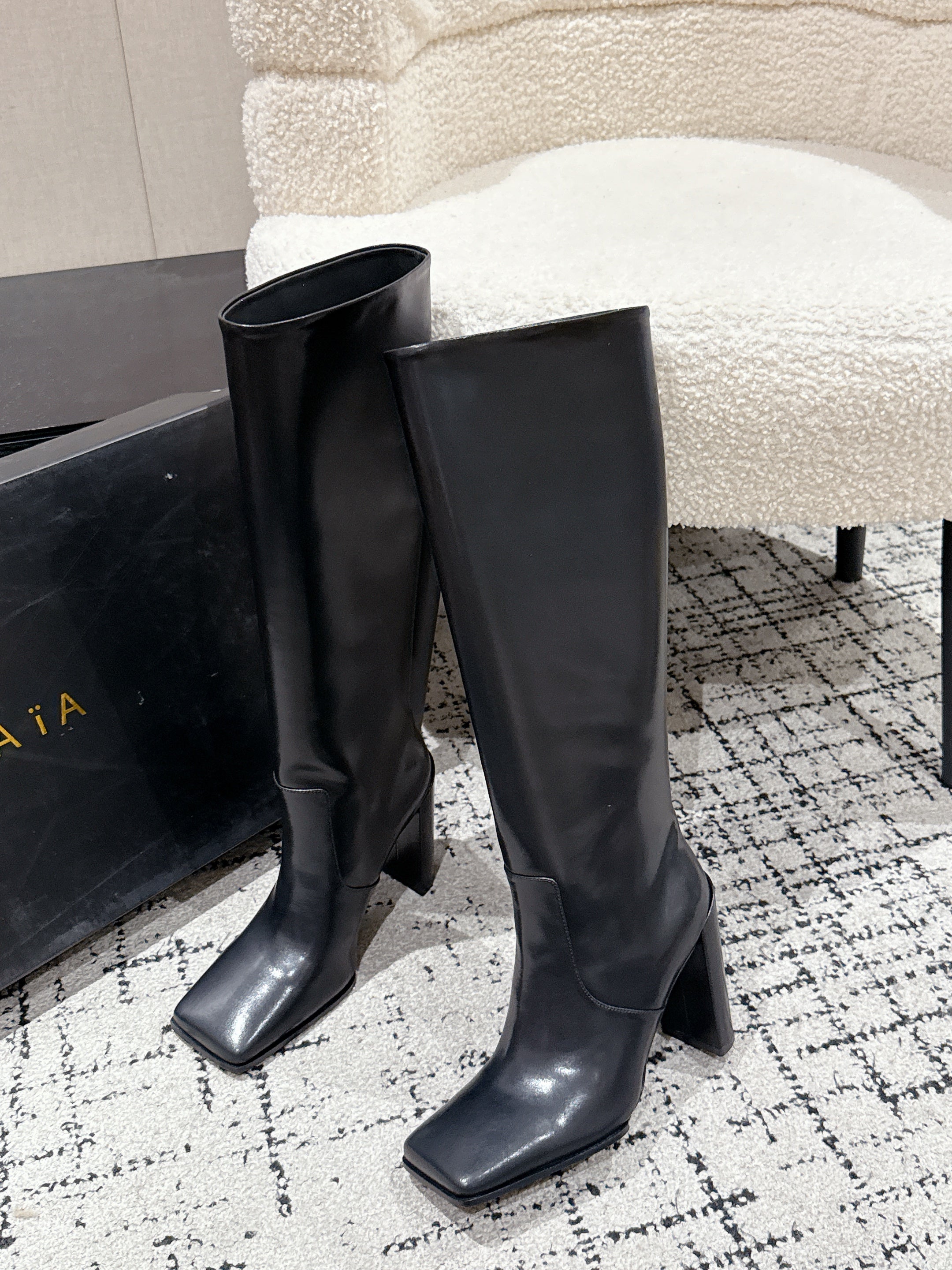 Alaia 2025 Square Toe High Heeled Boot Black Calfskin 558669