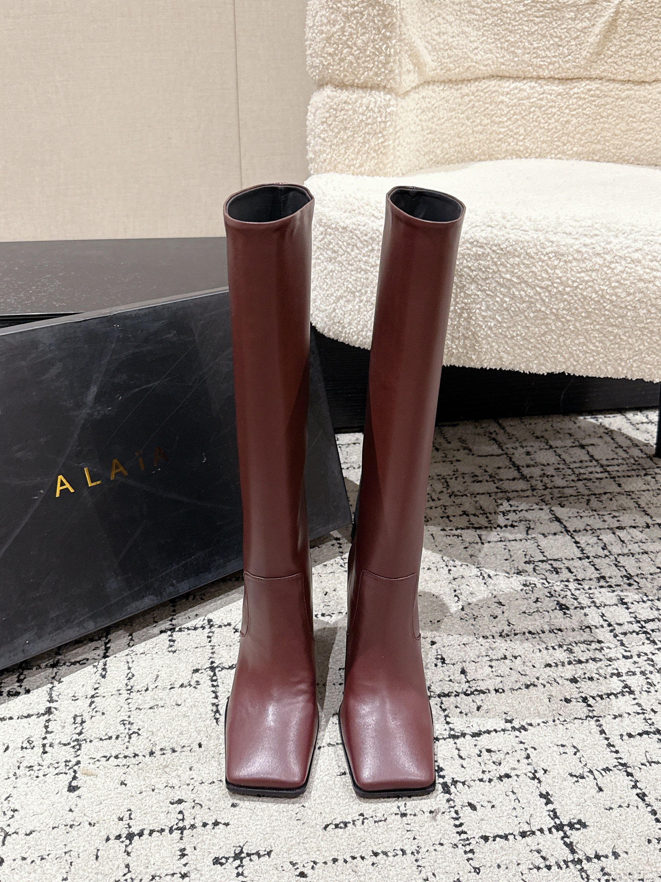 Alaia 2025 Square Toe High Heeled Boot Burgundy Calfskin 558670