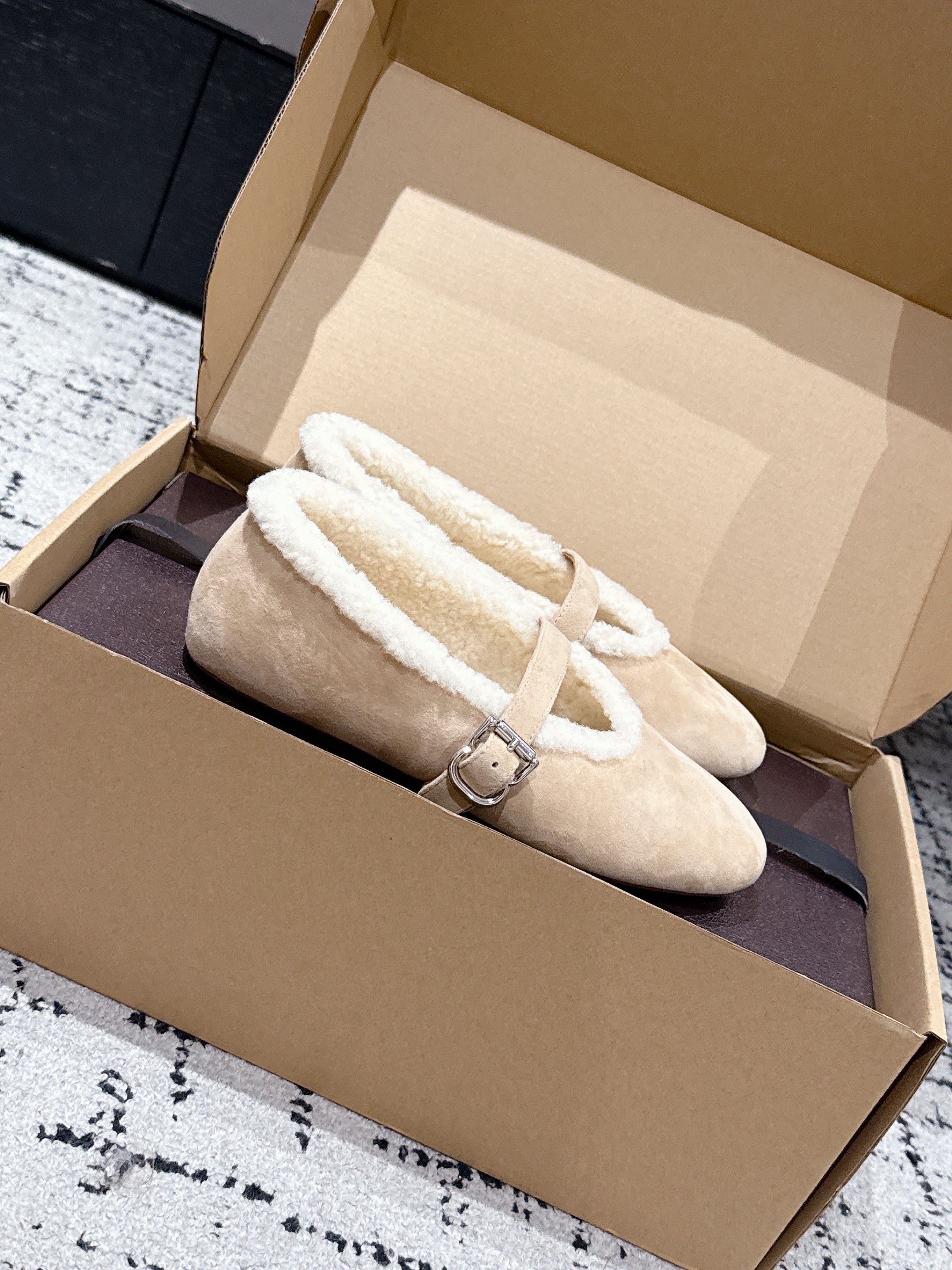 Alaia 2025 Ballet Flat Beige White Suede Wool 558671