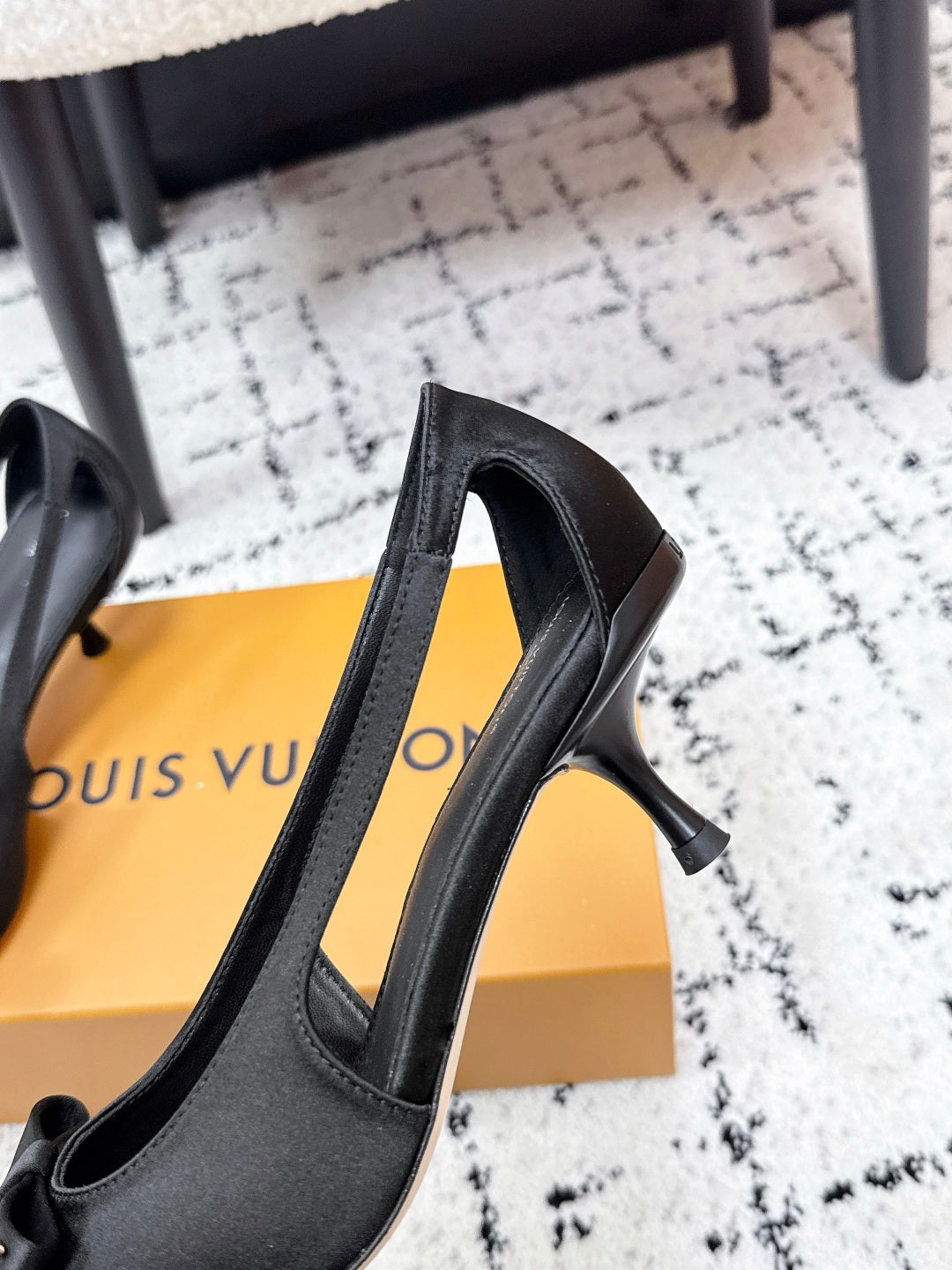 LV 2026 6AM Pump 50mm Silk Leather 797284