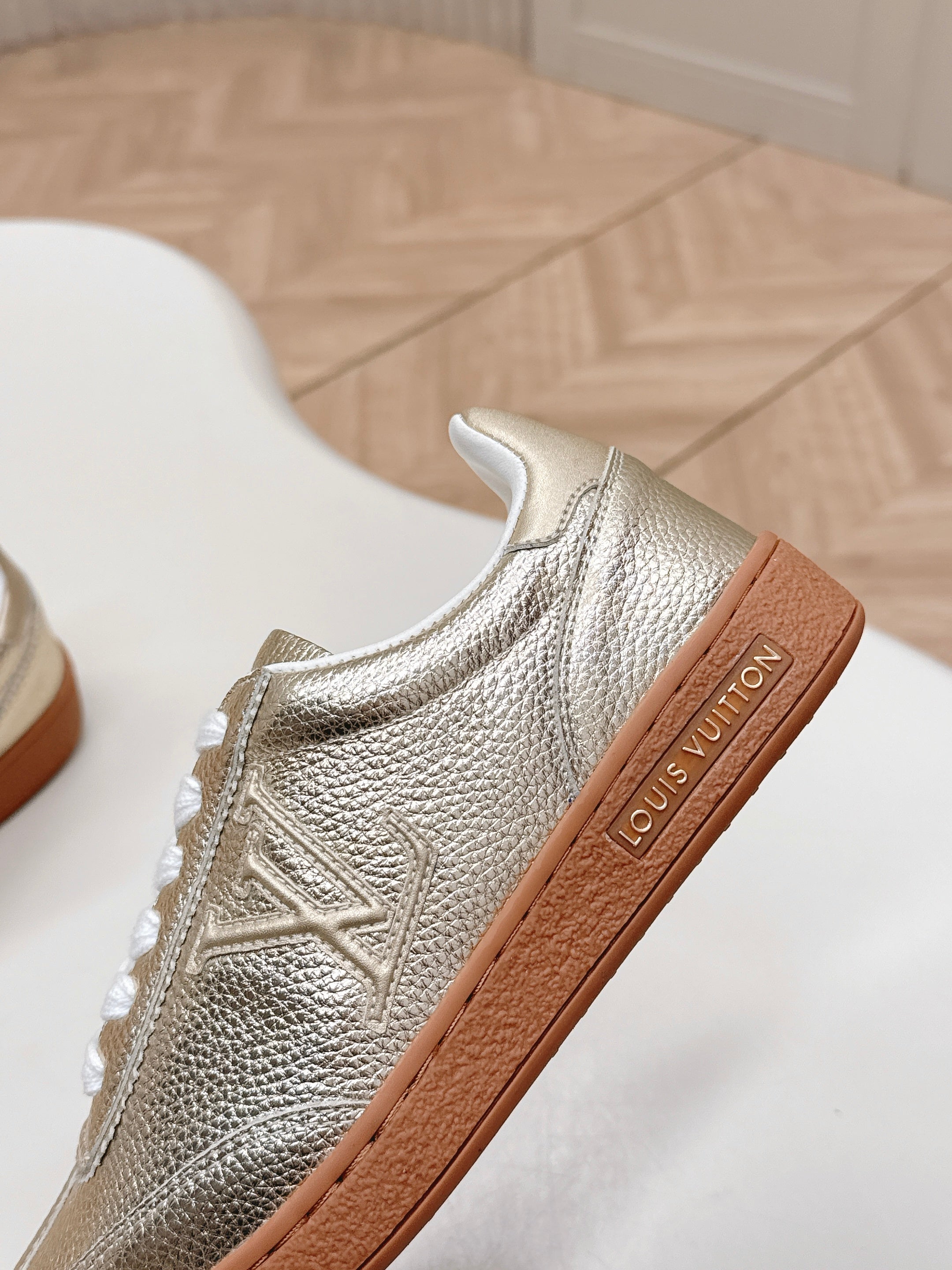 LV 2026 Frontrow Sneaker Light Gold Cowhide 595445