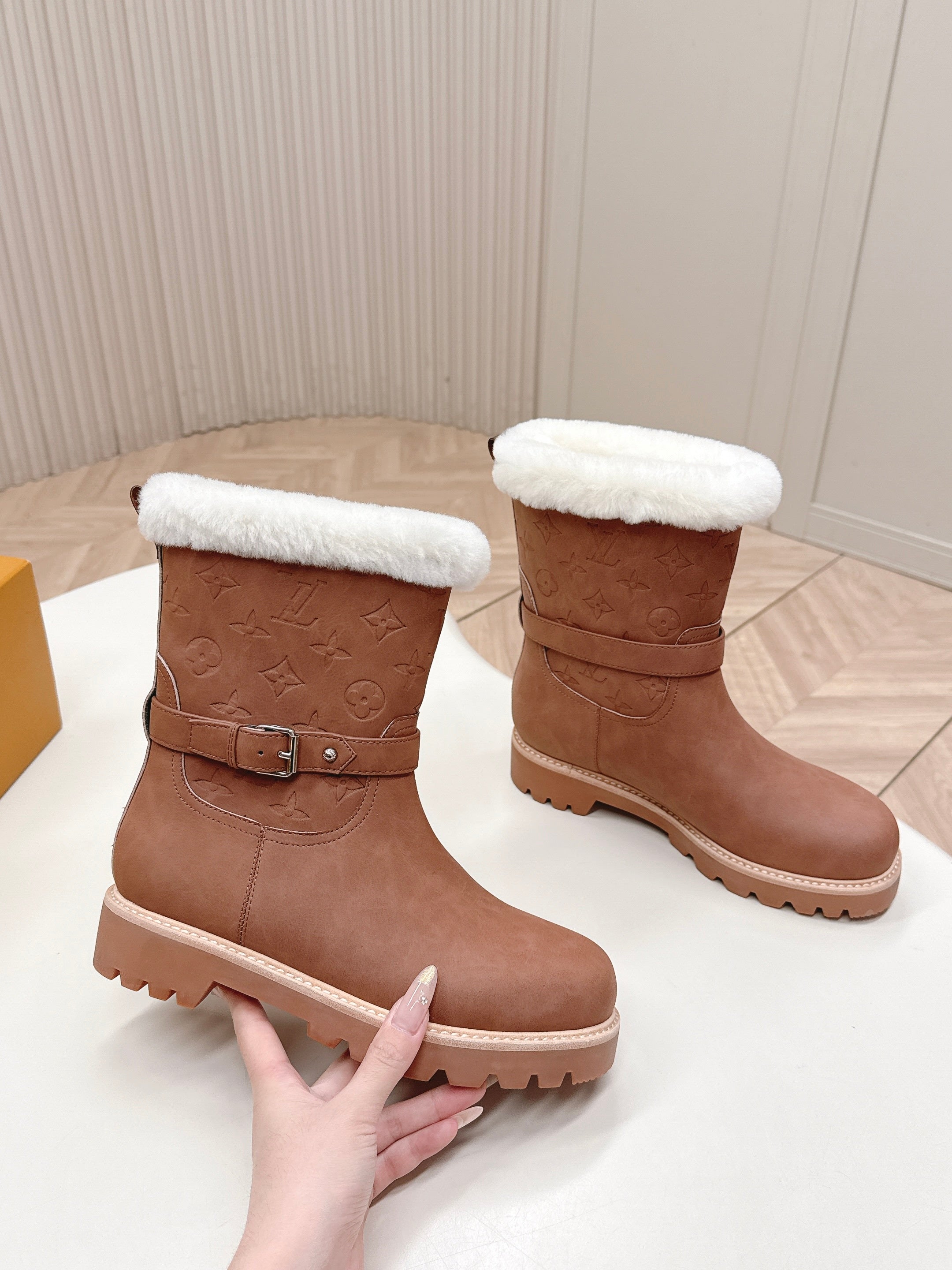 LV 2026 Territory Ankle Boot Brown White Nubuck Calf Leather 595442