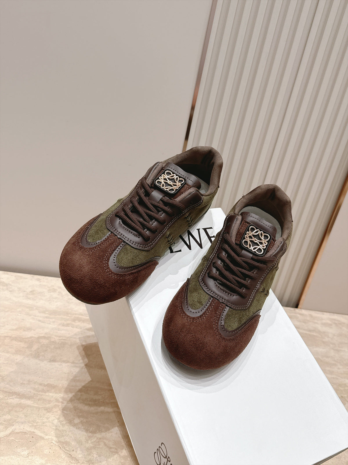 Loewe 2026 Round Toe Sneakers Suede 121806