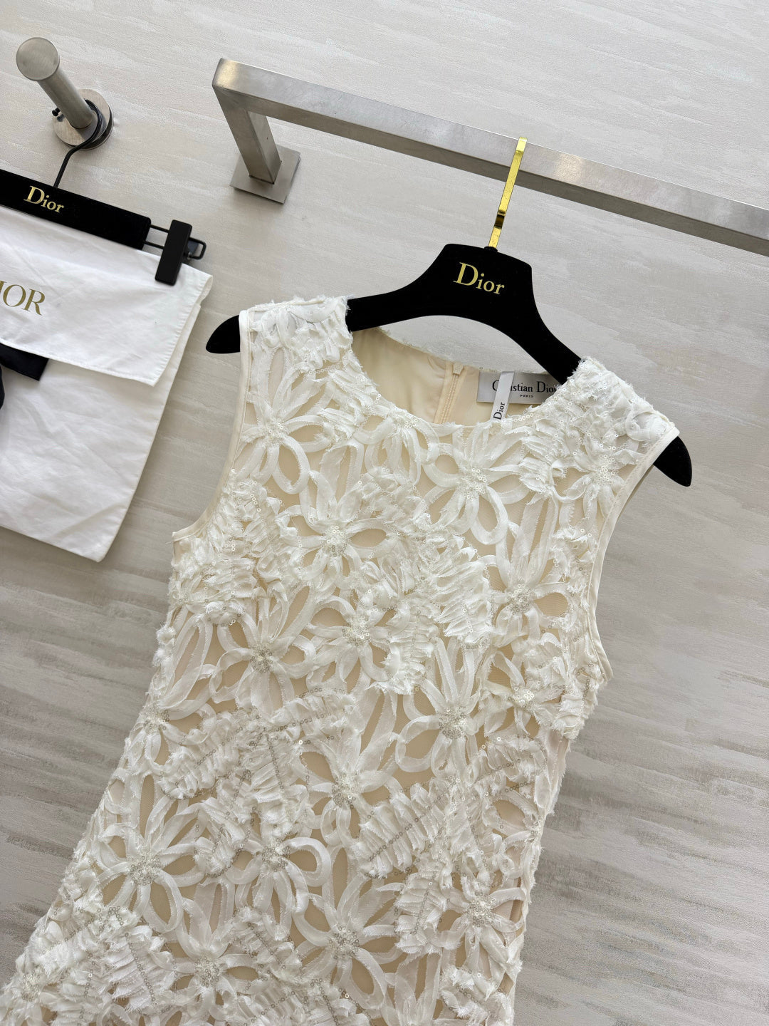 Dior 2026 Heavy-duty 3D Floral Sleeveless Maxi Dress Cream Lace Cotton 412117