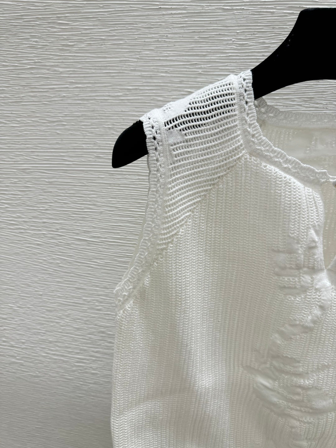 Chanel 2026 Round Neck Knitted Vest White Cotton 516805