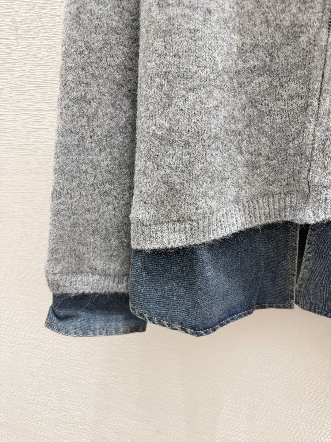 Miumiu 2026 Collared Knitted Long-Sleeve Cardigan Denim Wool 913512