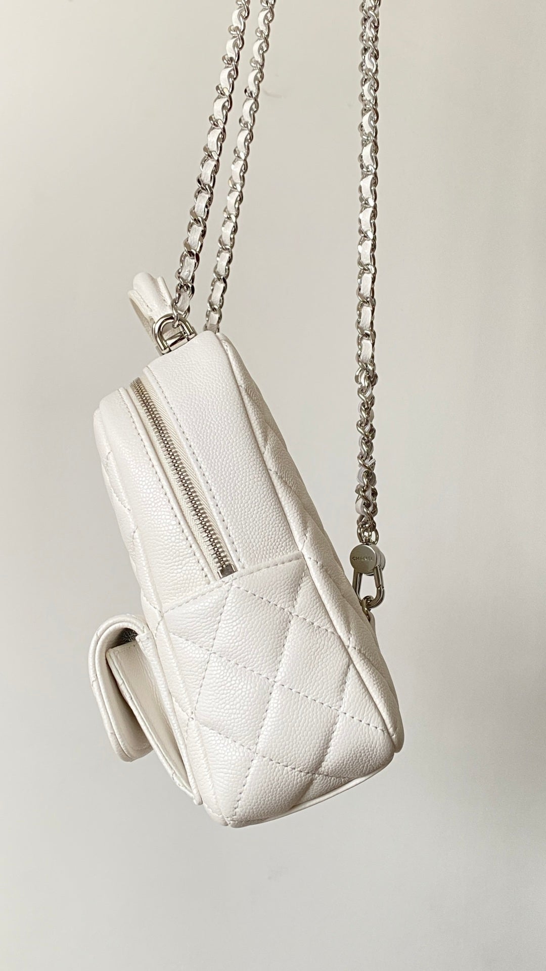 Chanel 25 Backpack 18cm White Caviar Leather