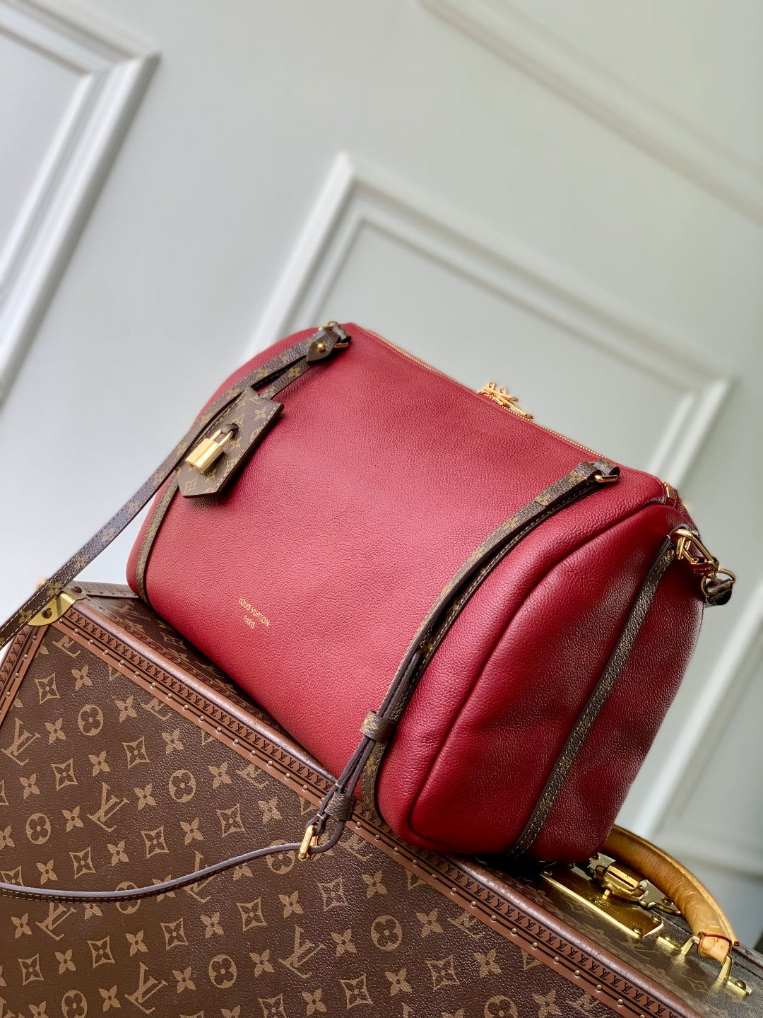 LV 2025 Express MM Bag 36cm Burgundy Brown Calfskin 347429