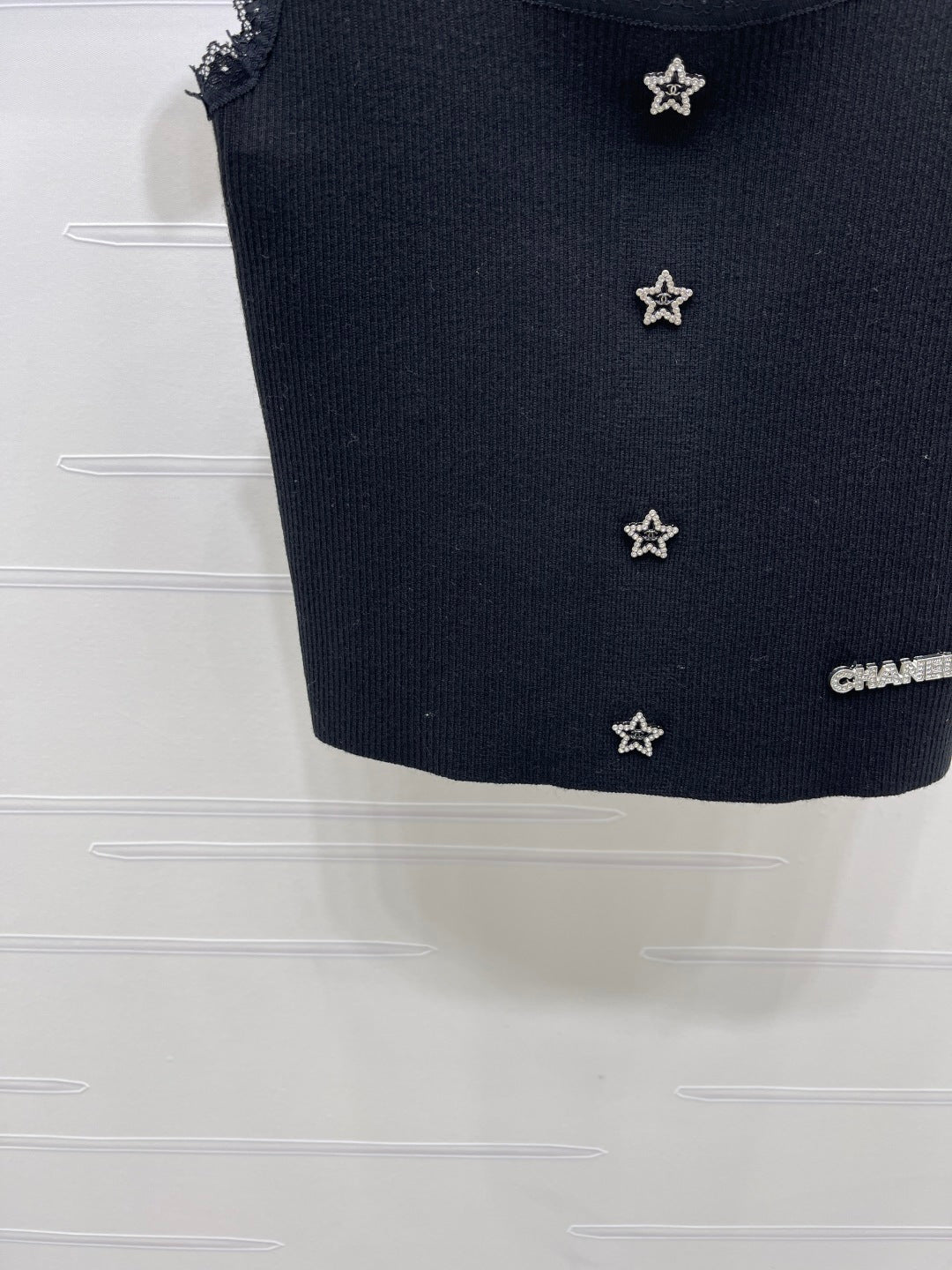 Chanel 2026 Lace-Trimmed Knit Vest Wool 771015