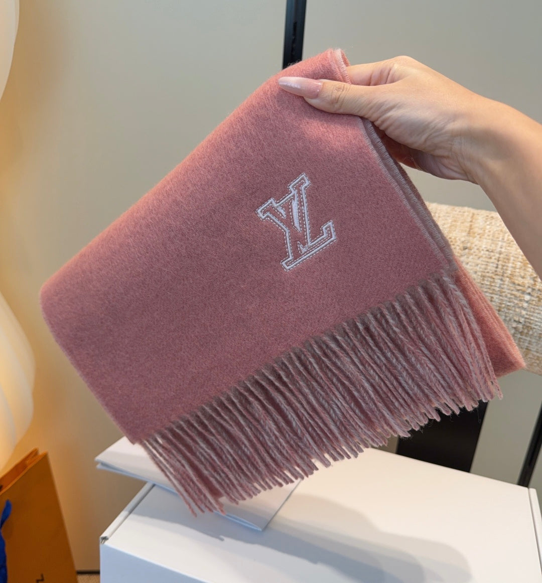 LV Scarf 180cm Pastel Pink Cashmere 973407