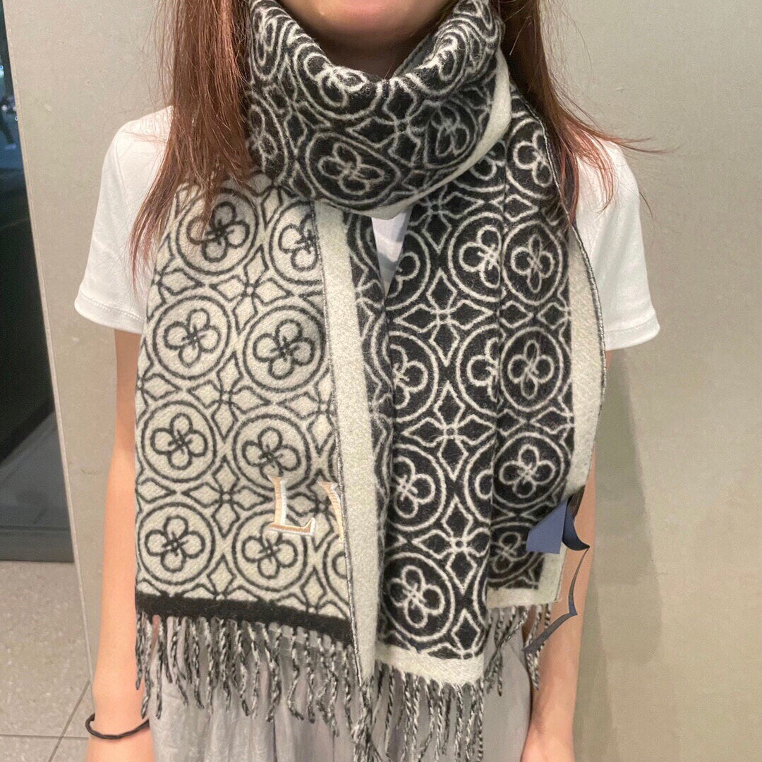 LV  25s Scarf 200cm Black White Woolen 973137