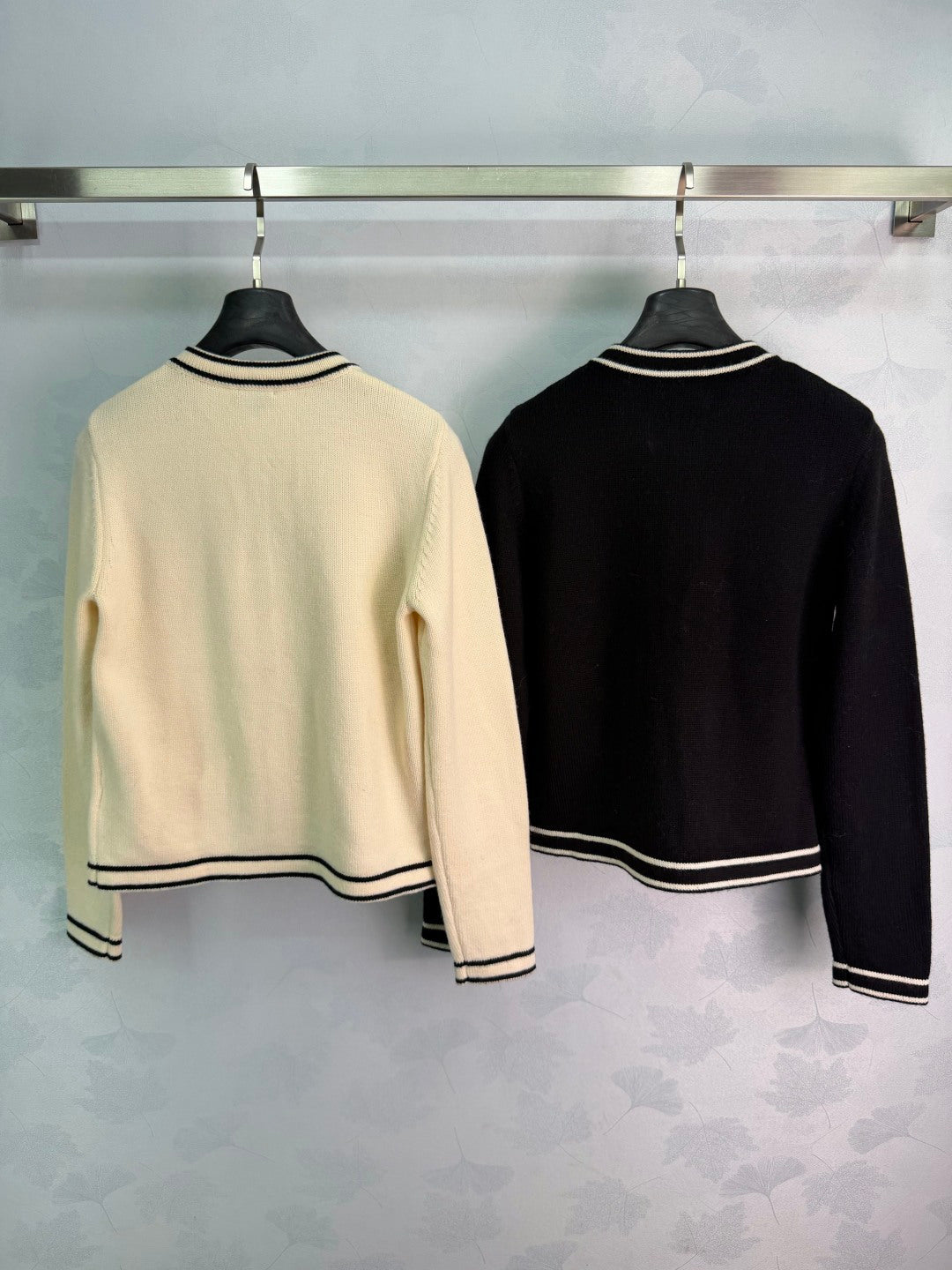 Chanel 2026 Brooch Cardigan Wool 449278