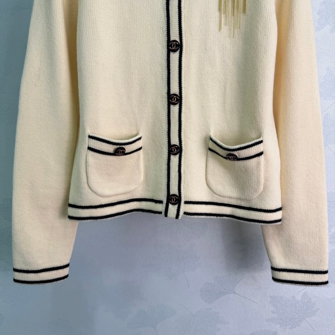 Chanel 2026 Brooch Cardigan Wool 449278