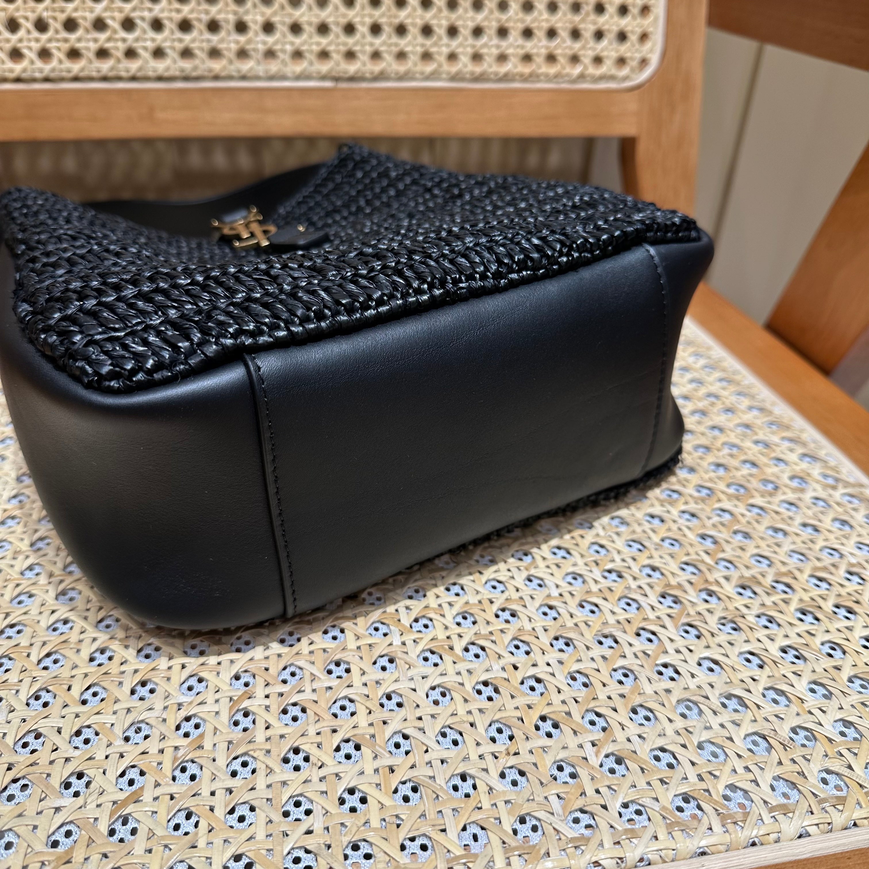 YSL LE 5 À 7 Shoulder Bag 22 Black Raffia