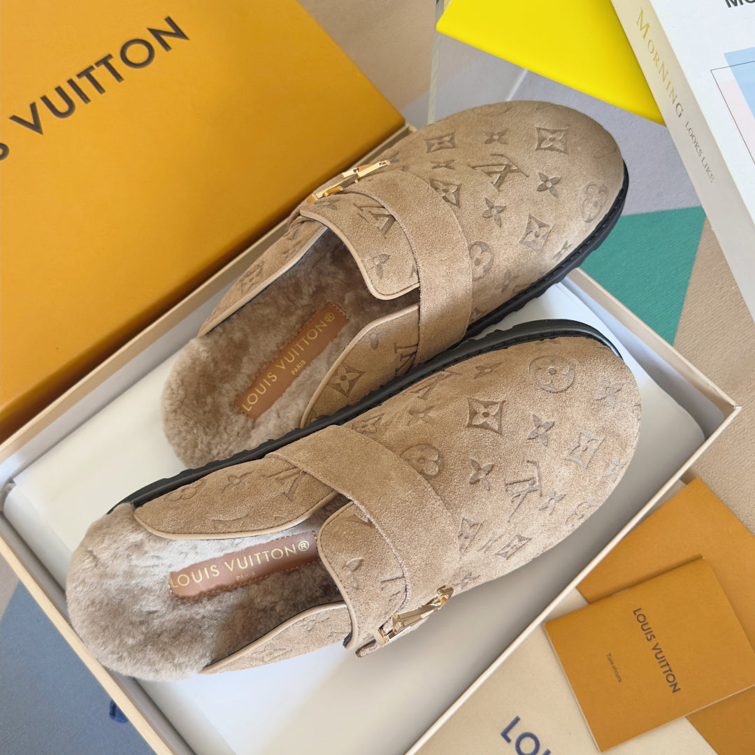 LV 25 Birkenstock Platform Slippers Beige Suede Wool 576216