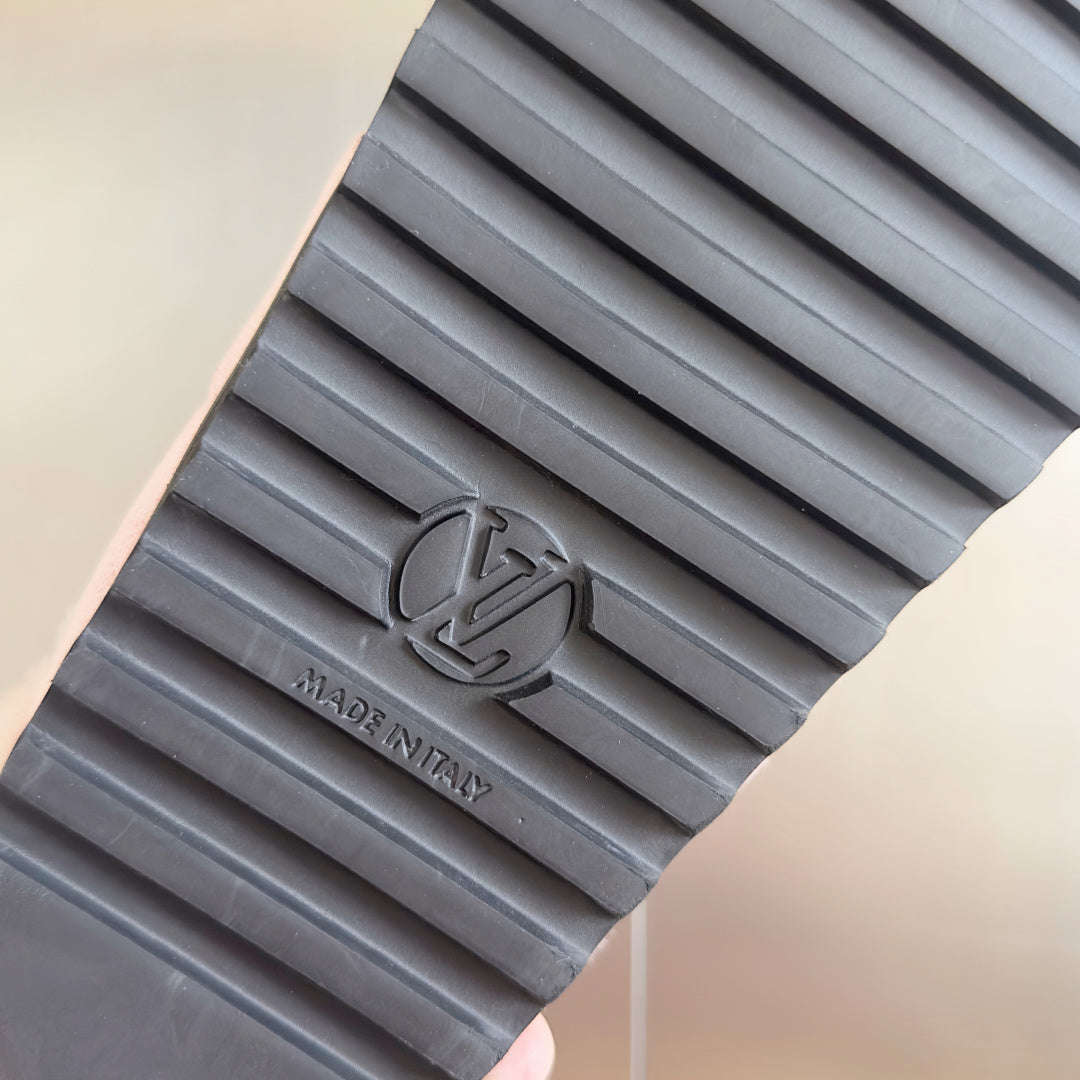 LV 25 Birkenstock Platform Slippers Light Pink Suede Wool 576220