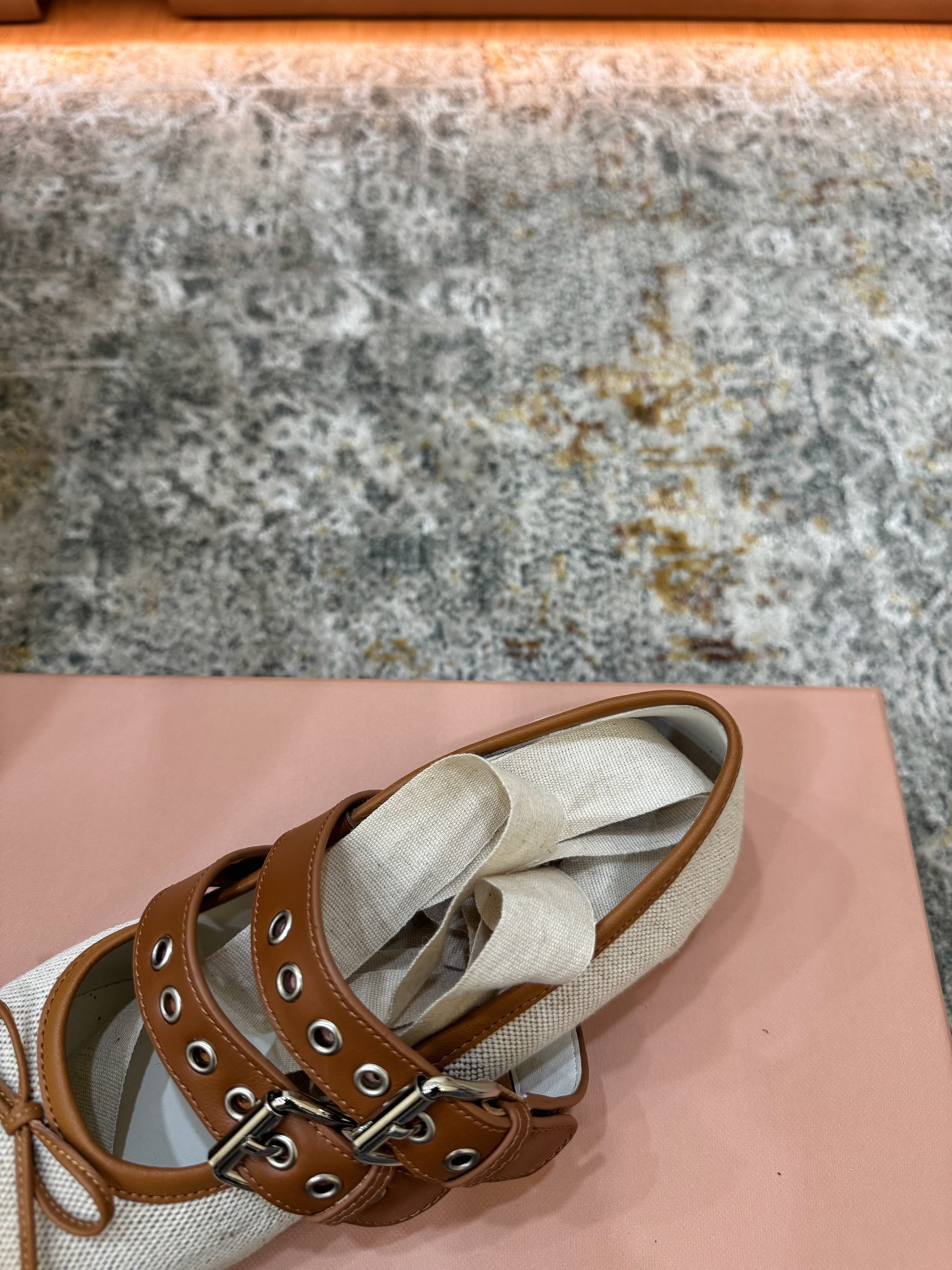 Miumiu 26ss  Ballet Flat Ivory Camel Canvas Cowhide 709811