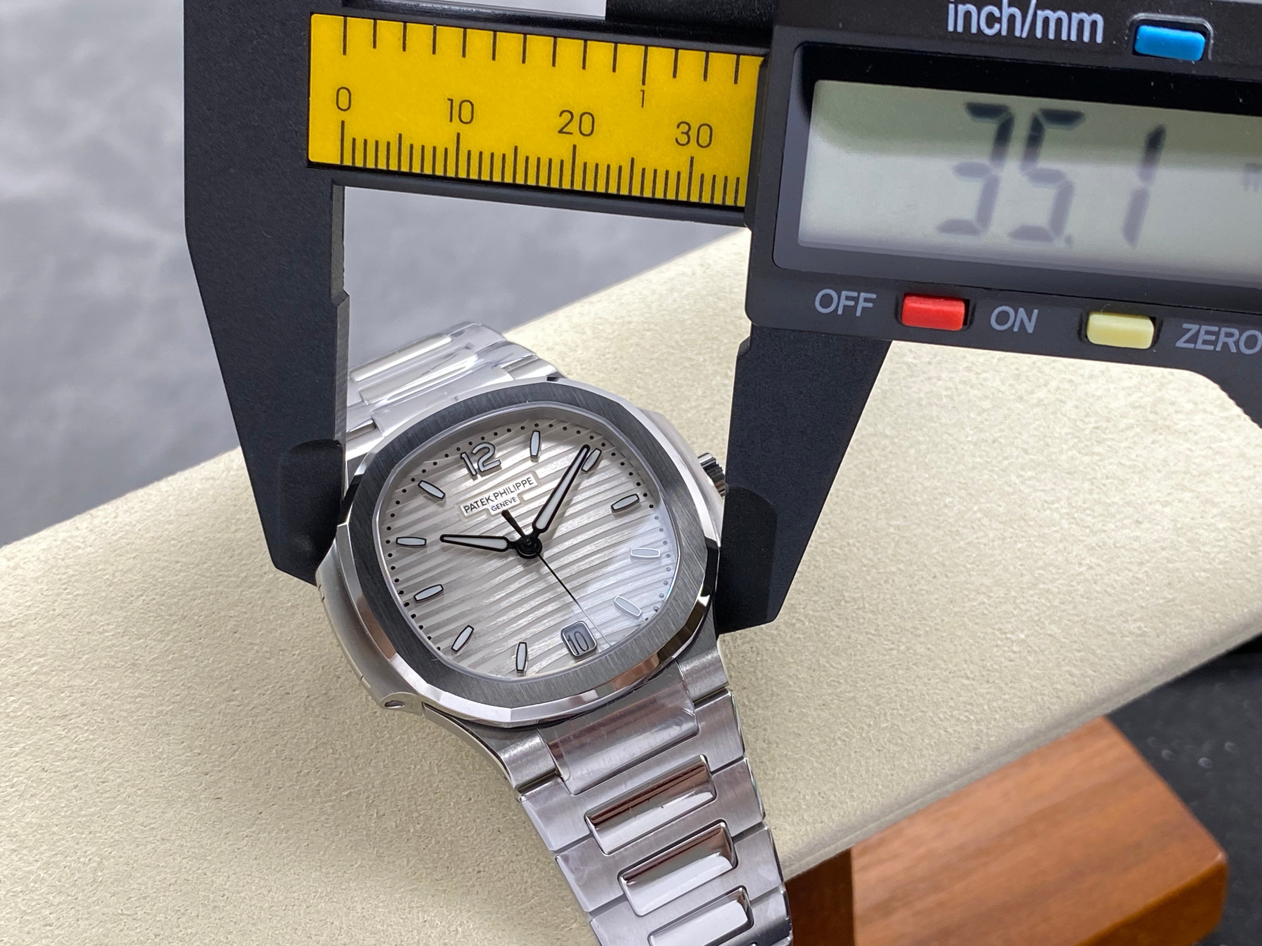 Patek Philippe Nautilus 35mm Cream Dial Sliver Case