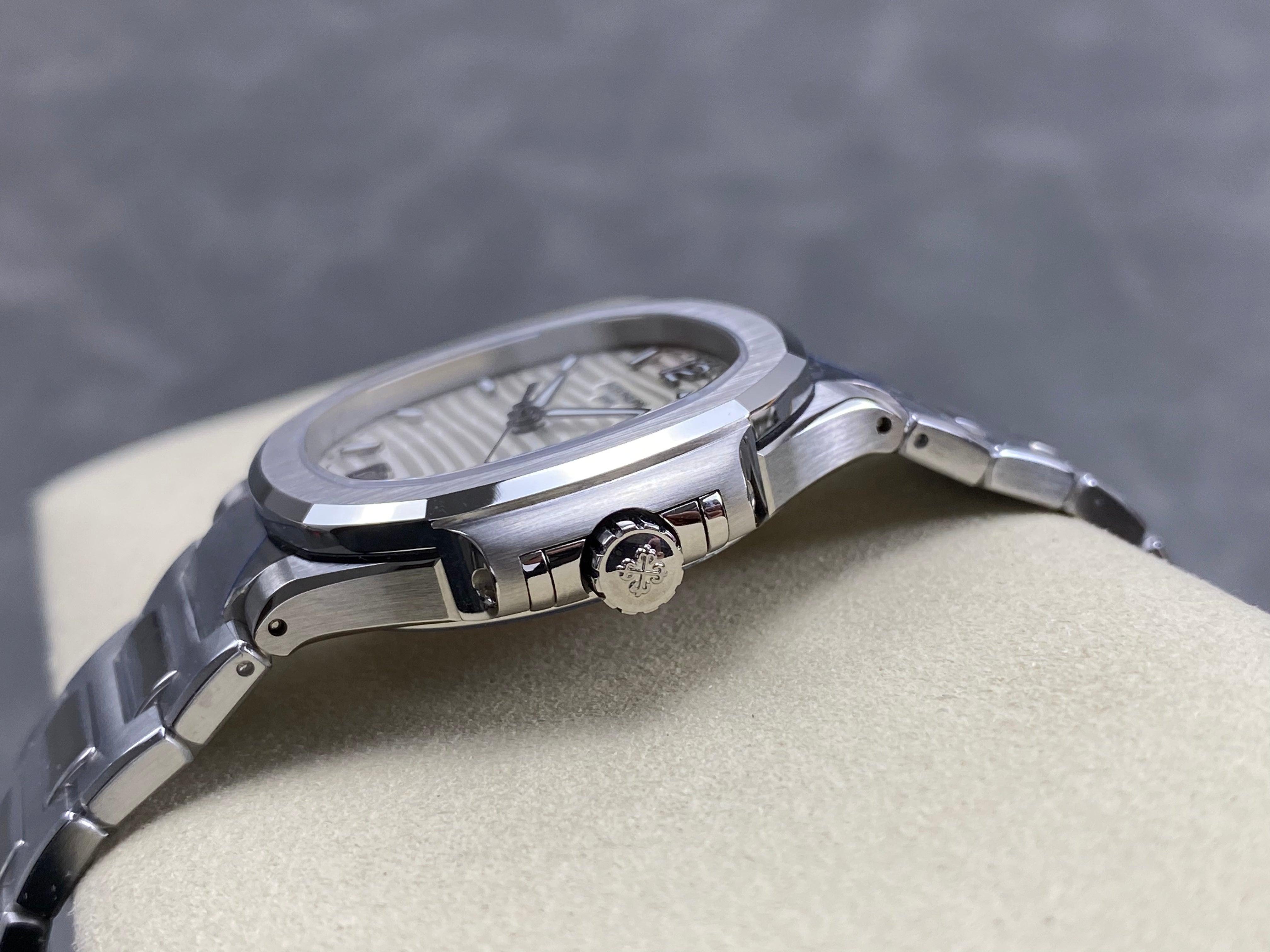 Patek Philippe Nautilus 35mm Blue Dial Sliver Case