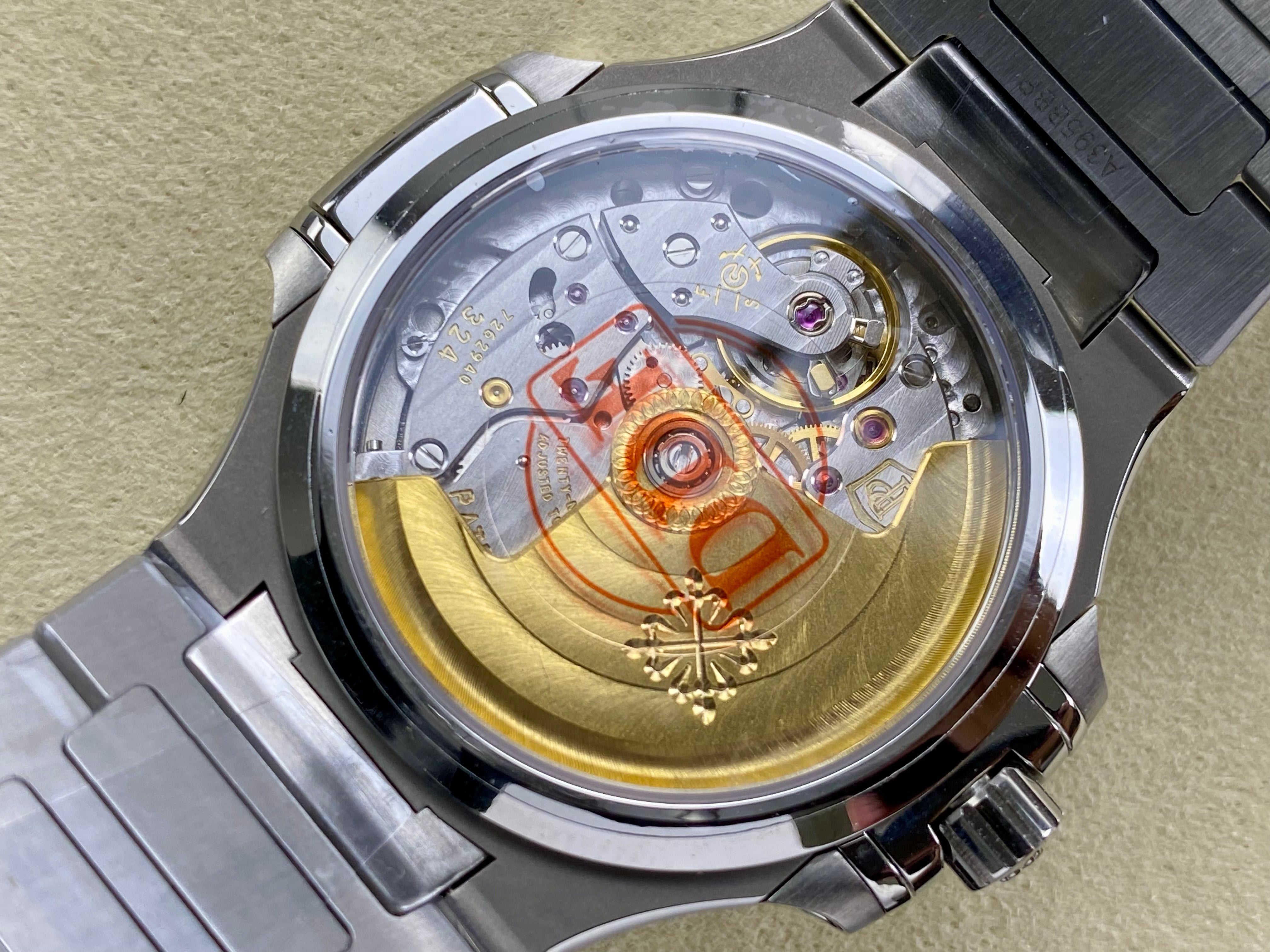 Patek Philippe Nautilus 35mm Cream Dial Sliver Case