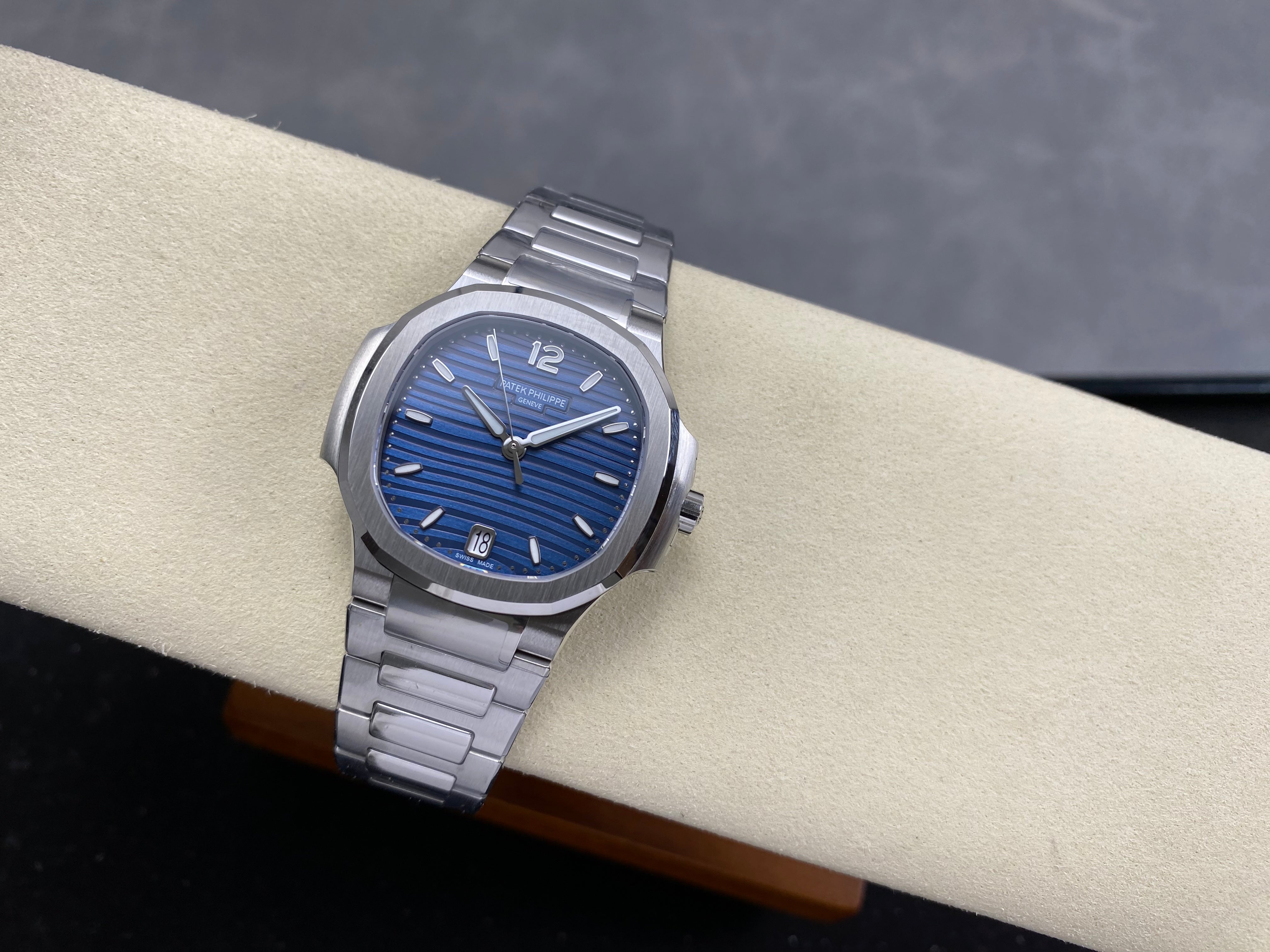 Patek Philippe Nautilus 35mm Blue Dial Sliver Case