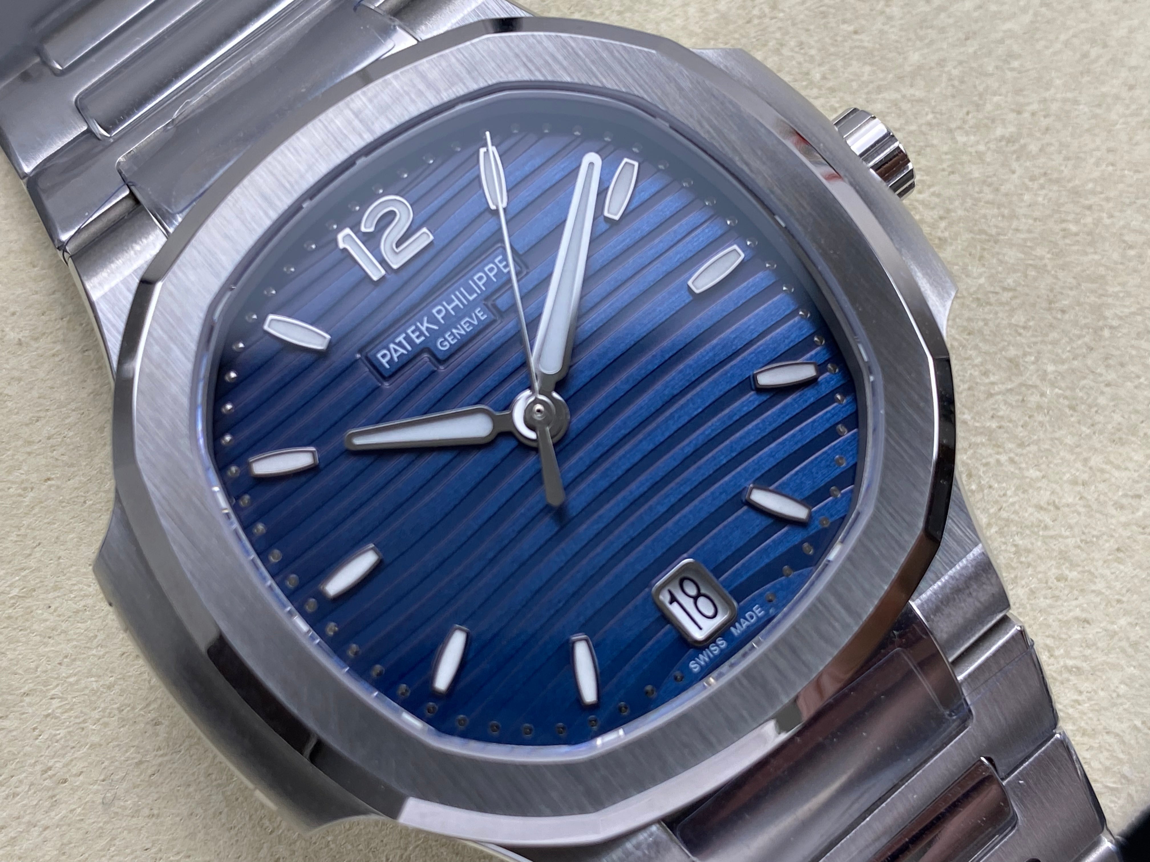 Patek Philippe Nautilus 35mm Blue Dial Sliver Case