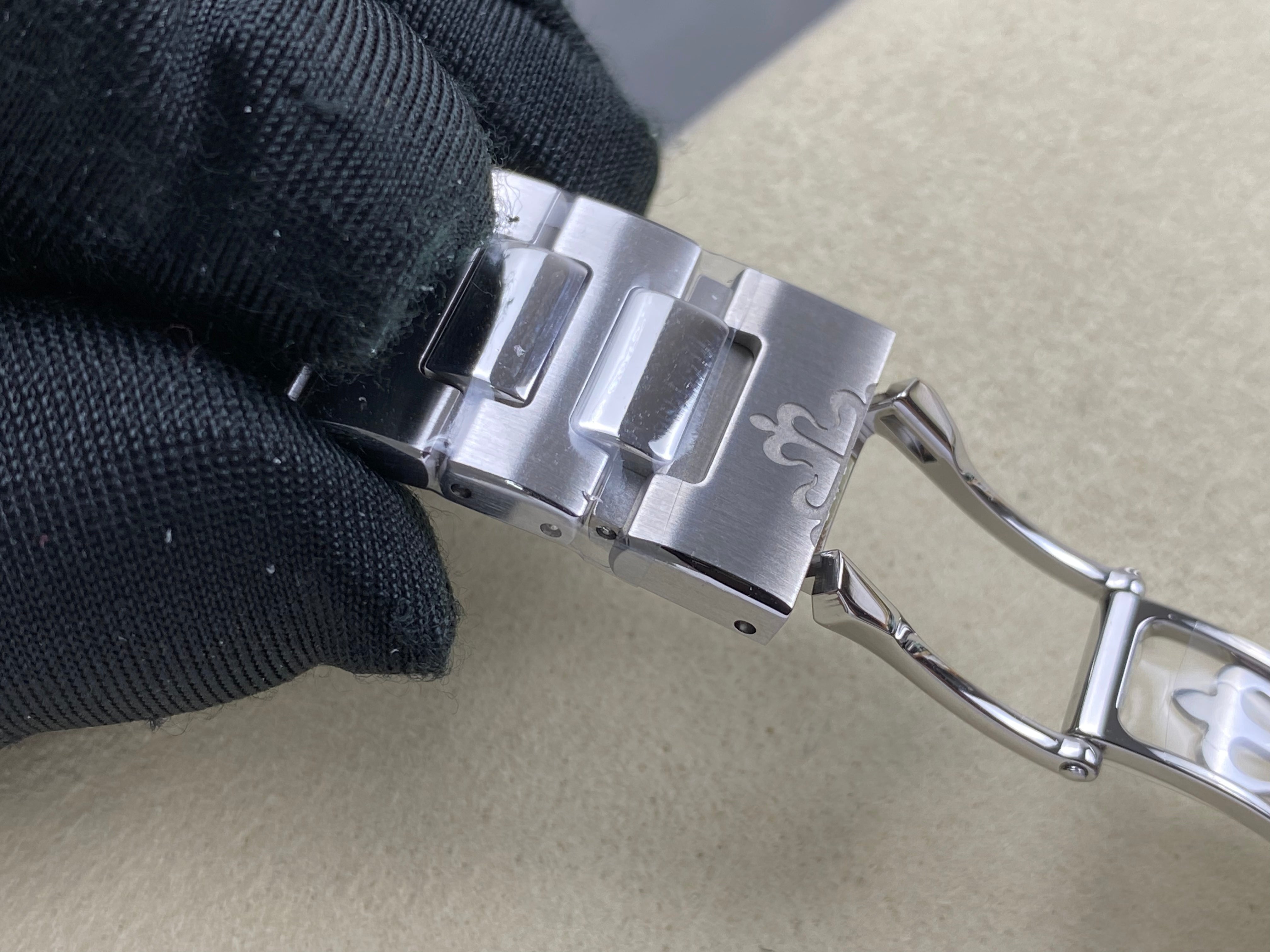 Patek Philippe Nautilus 35mm Blue Dial Sliver Case Diamond Bezel