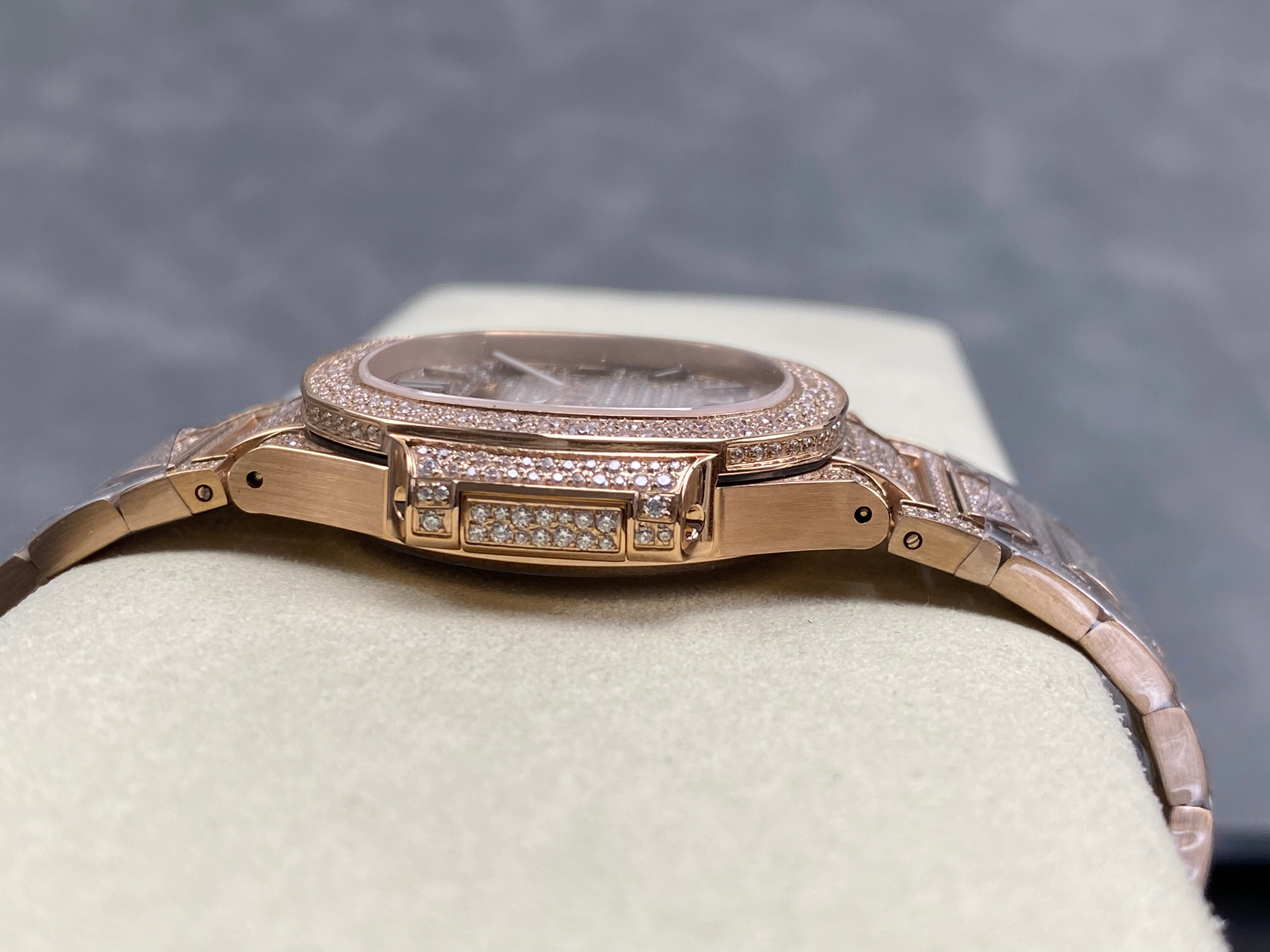 Patek Philippe Nautilus 35mm Diamond Dial Pink Gold Full Diamond