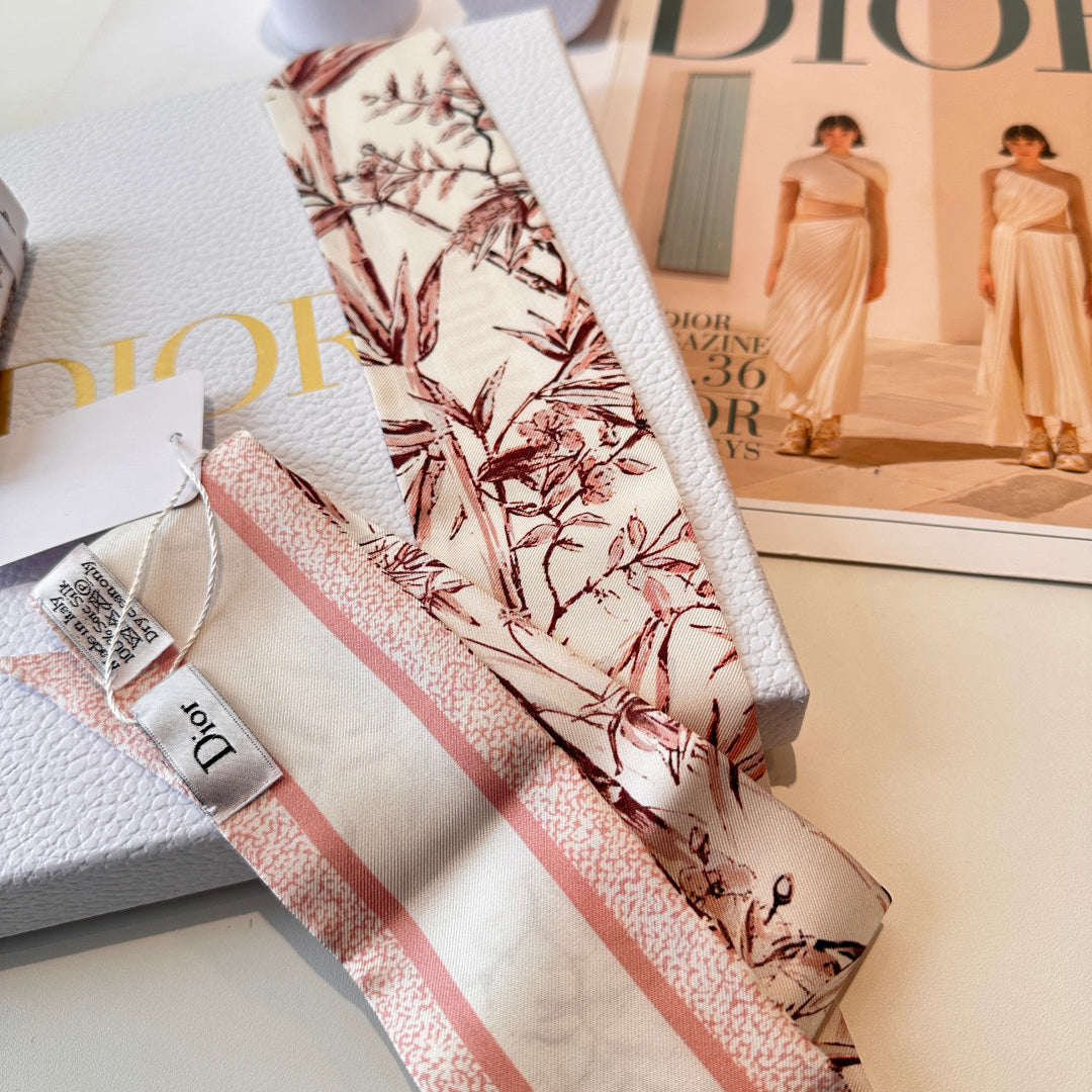 CD Twilly Mini Scarf 105cm Light Pink Mulberry Silk 924765