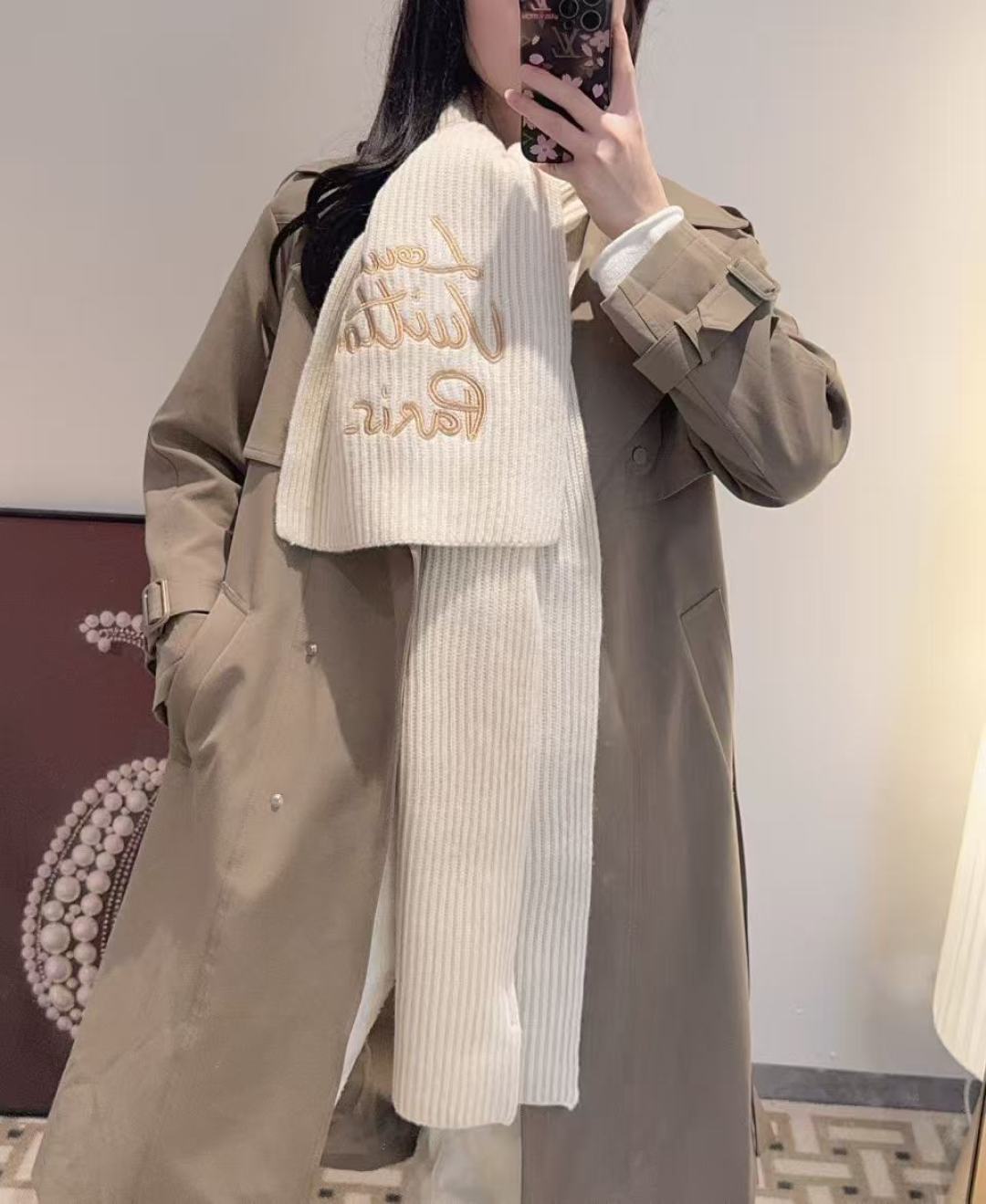 LV Exclusive  Scarf 180cm White Wool 978802