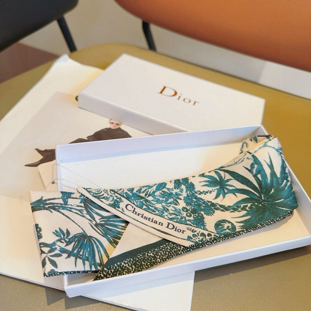 CD Twilly Mini Scarf 105cm Green Mulberry Silk 935273