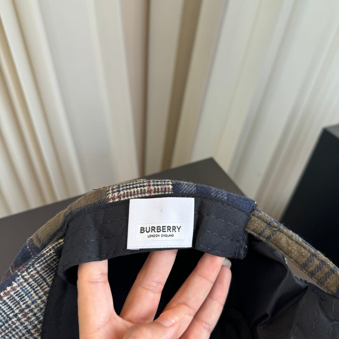 Burberry Wool Artist Hat 454021