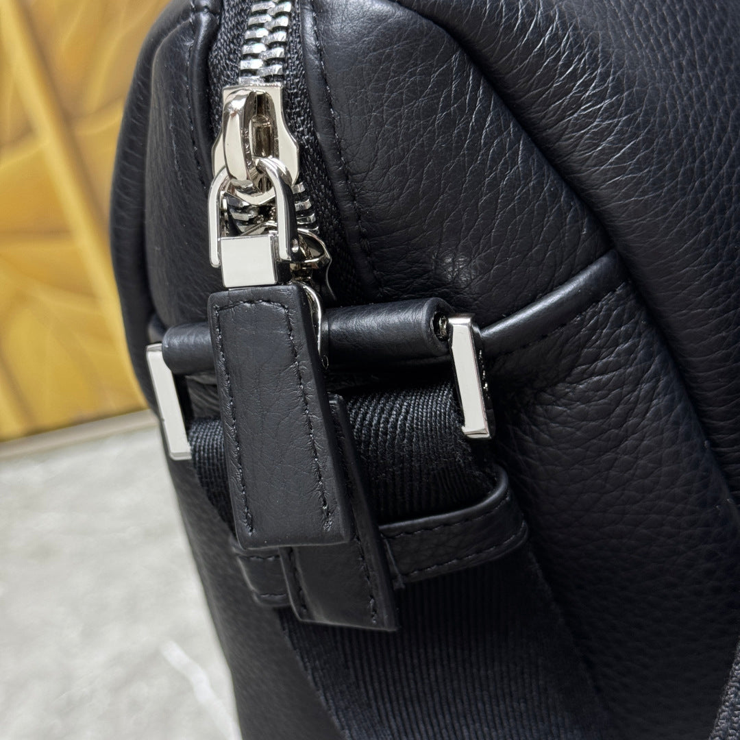 Prada 2026 Vitello Daino Messenger Bag Black Grained Calfskin