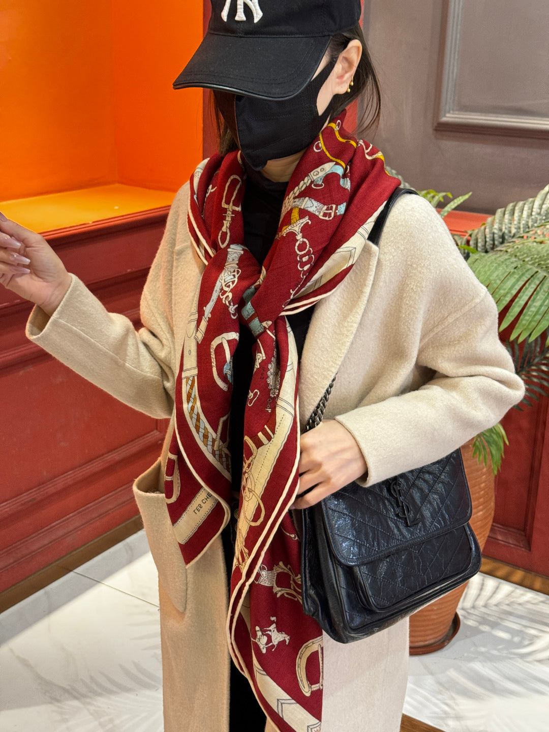 HM 25s Horse Reversible Scarf 140cm Red Cashmere Silk 967389