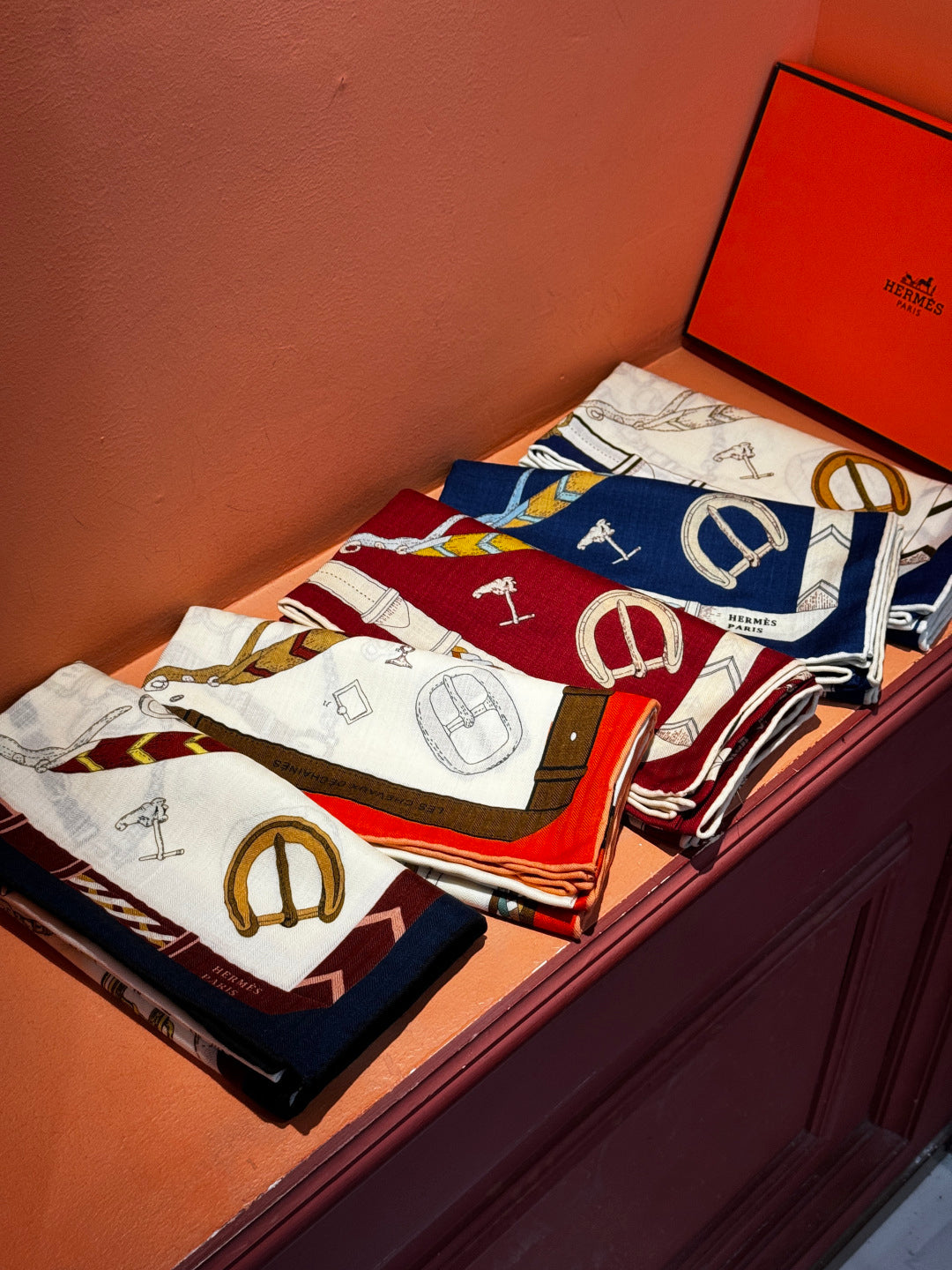 HM 25s Horse Reversible Scarf 140cm Beige Black Cashmere Silk 967393