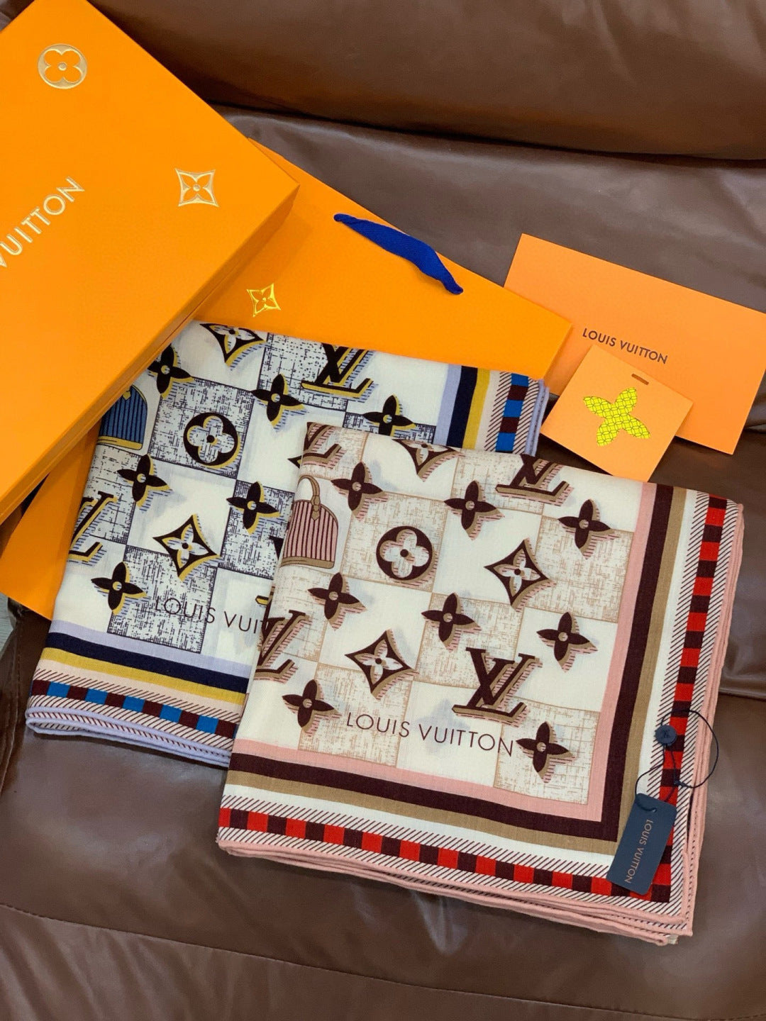 LV Double-Sided Shawl Scarf 135cm Black Yellow Cashmere 968797