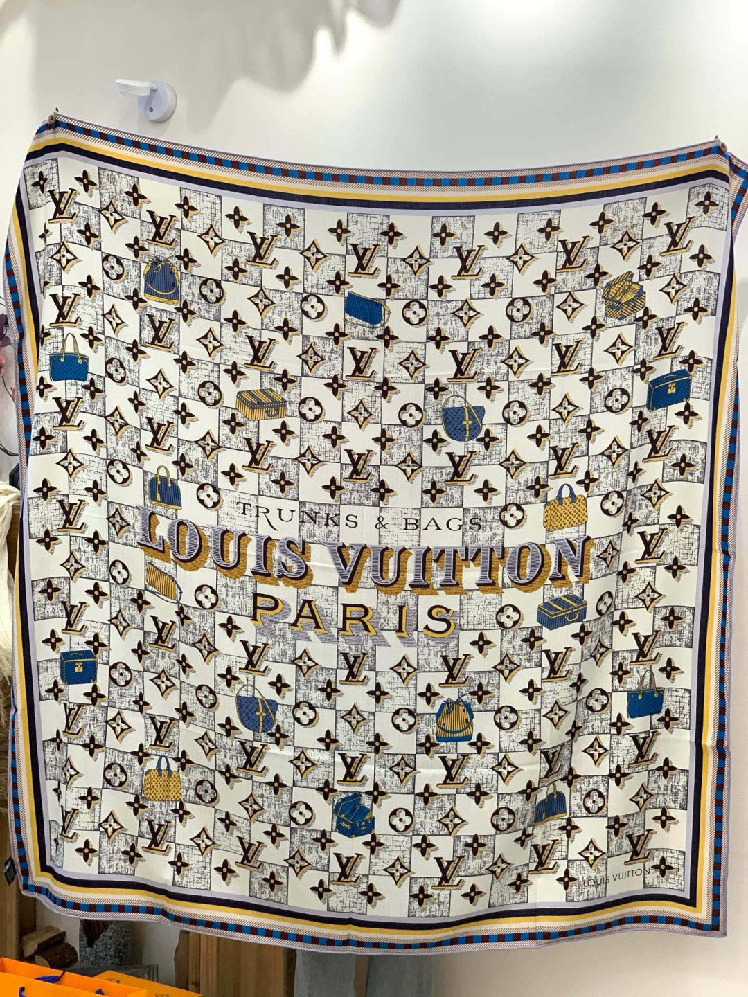 LV Double-Sided Shawl Scarf 135cm Black Yellow Cashmere 968797