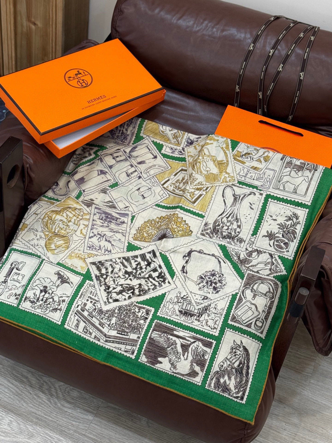 HM 25s Velvet Square Scarf 140cm Light Beige Green Cashmere Silk 970937