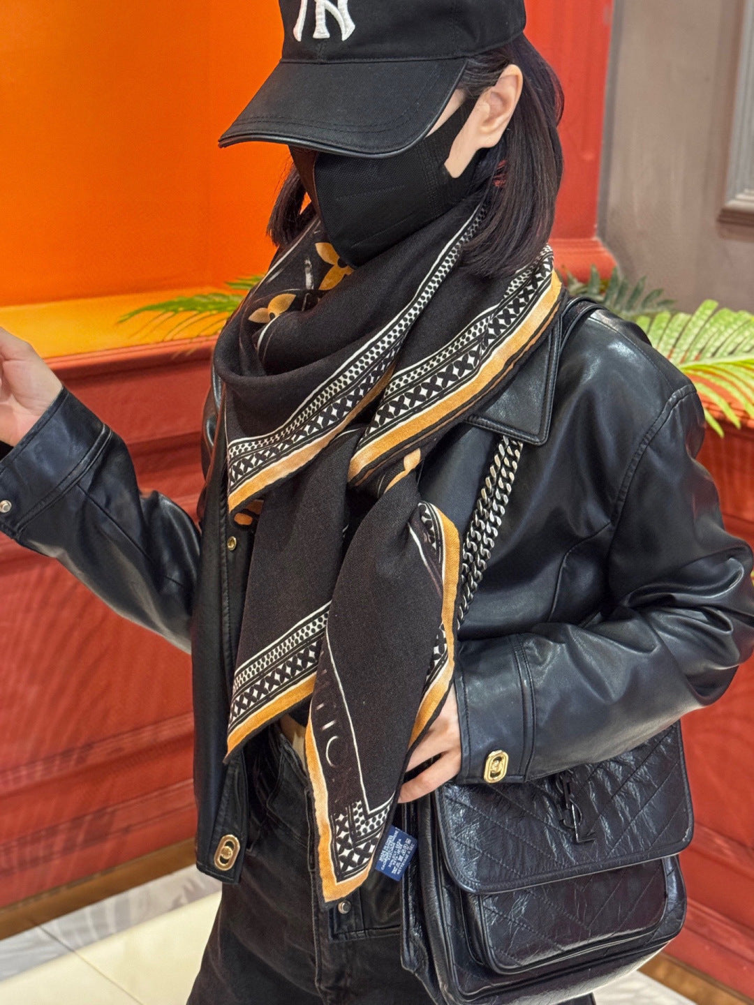 LV Velvet Square Scarf 135cm Black Beige Cashmere 970942