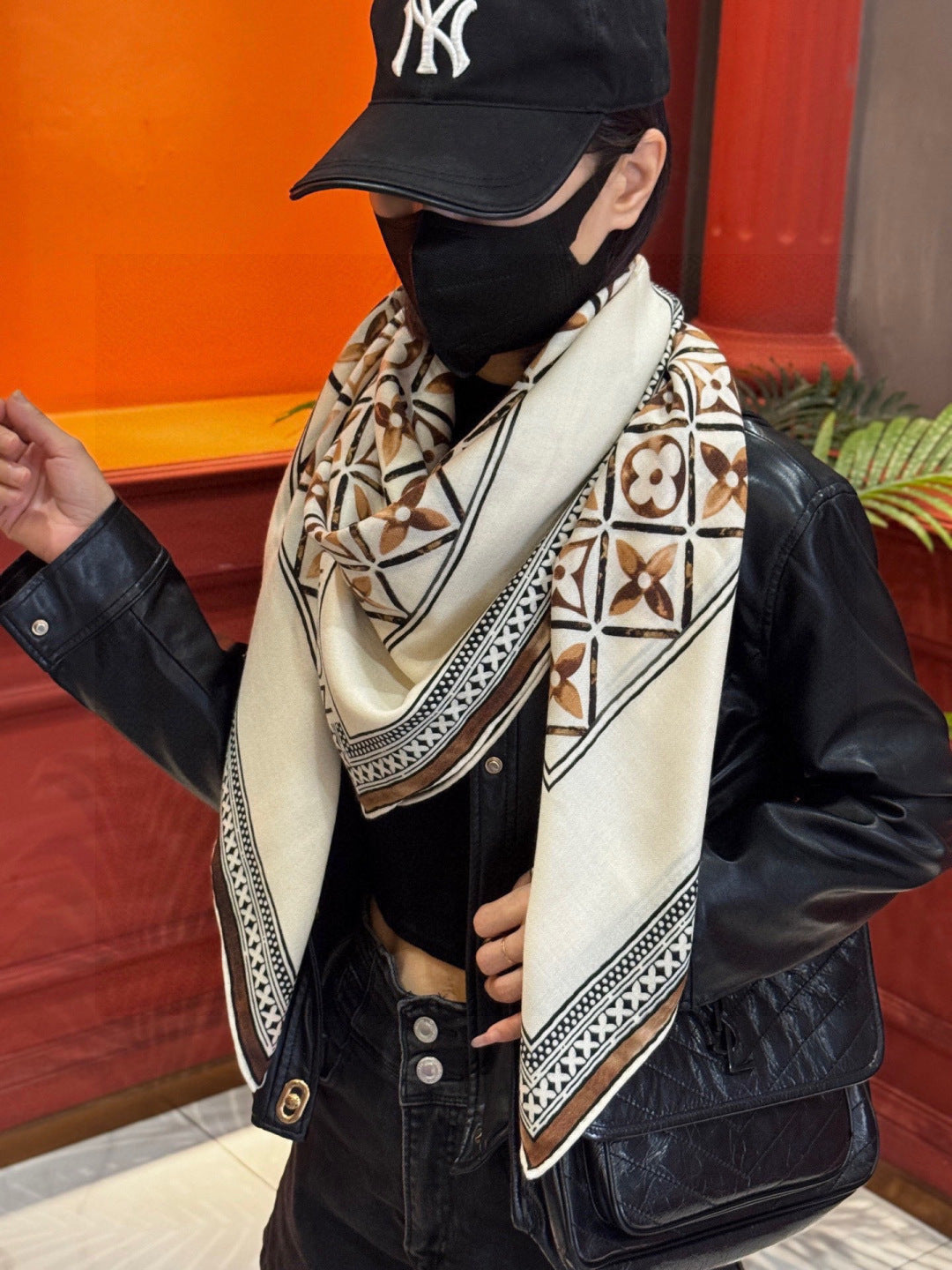 LV Velvet Square Scarf 135cm White Black Beige Cashmere 970943