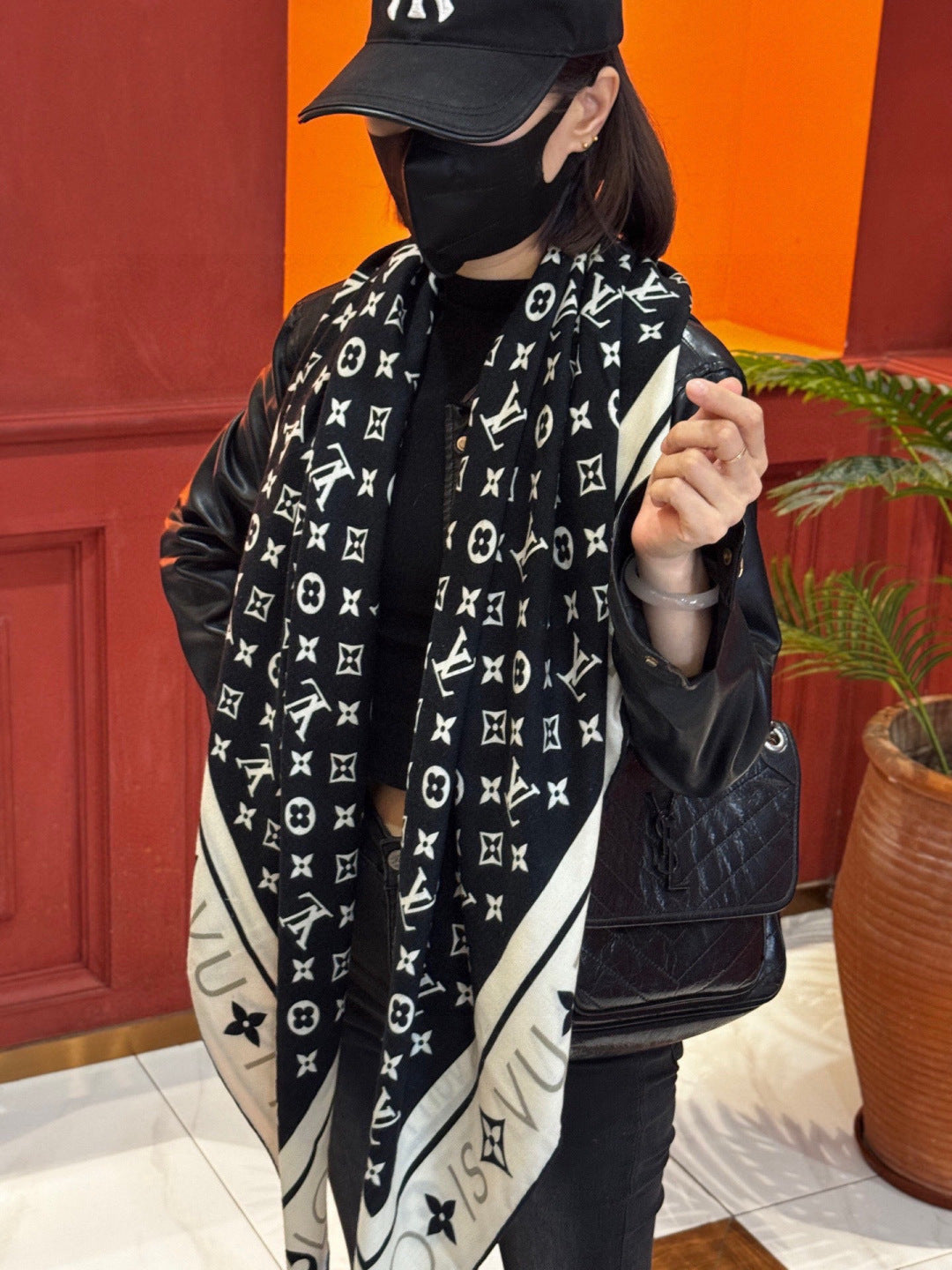 LV Velvet Square Scarf 135cm Black White Cashmere 970946