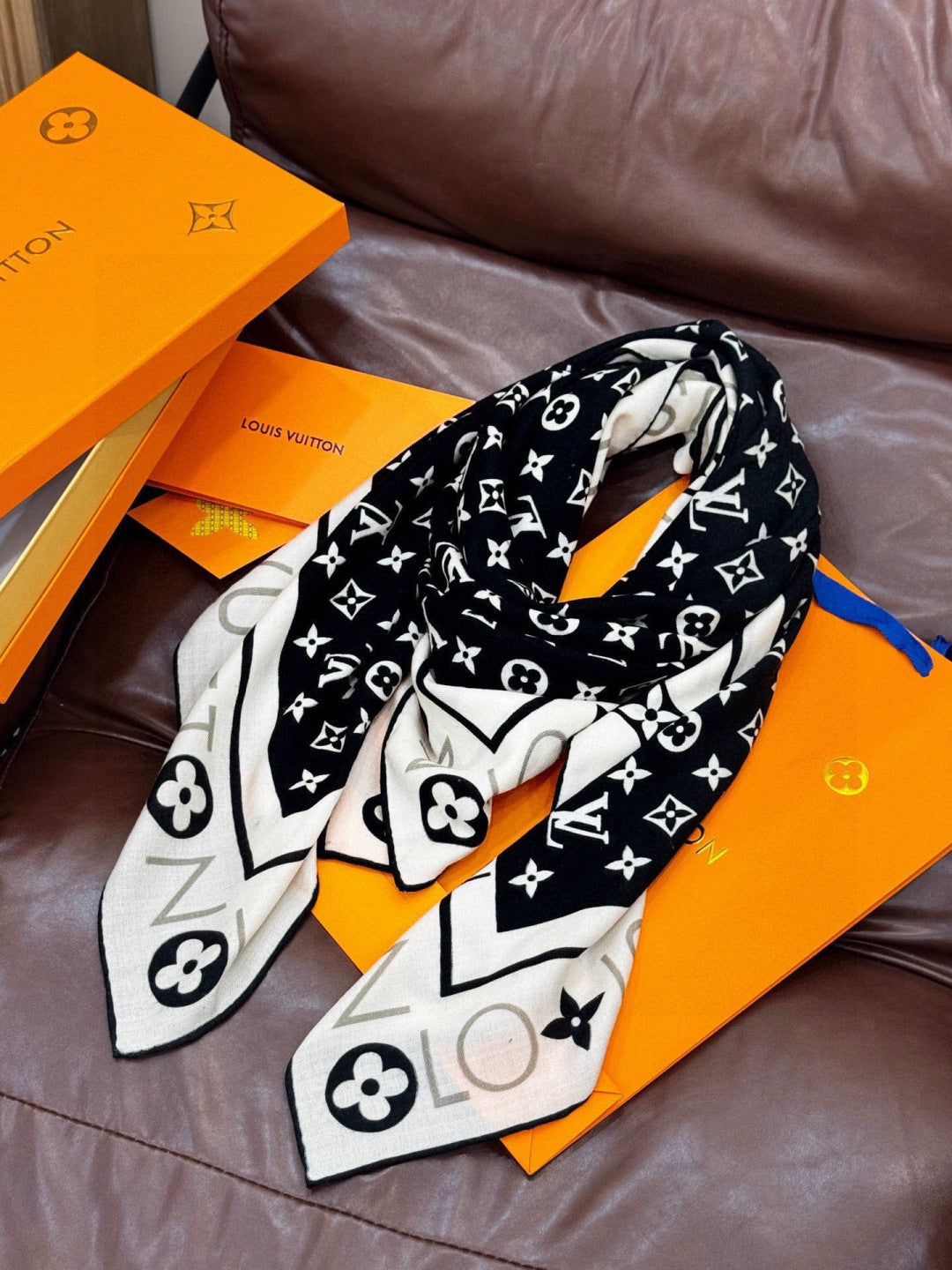 LV Velvet Square Scarf 135cm Black White Cashmere 970946